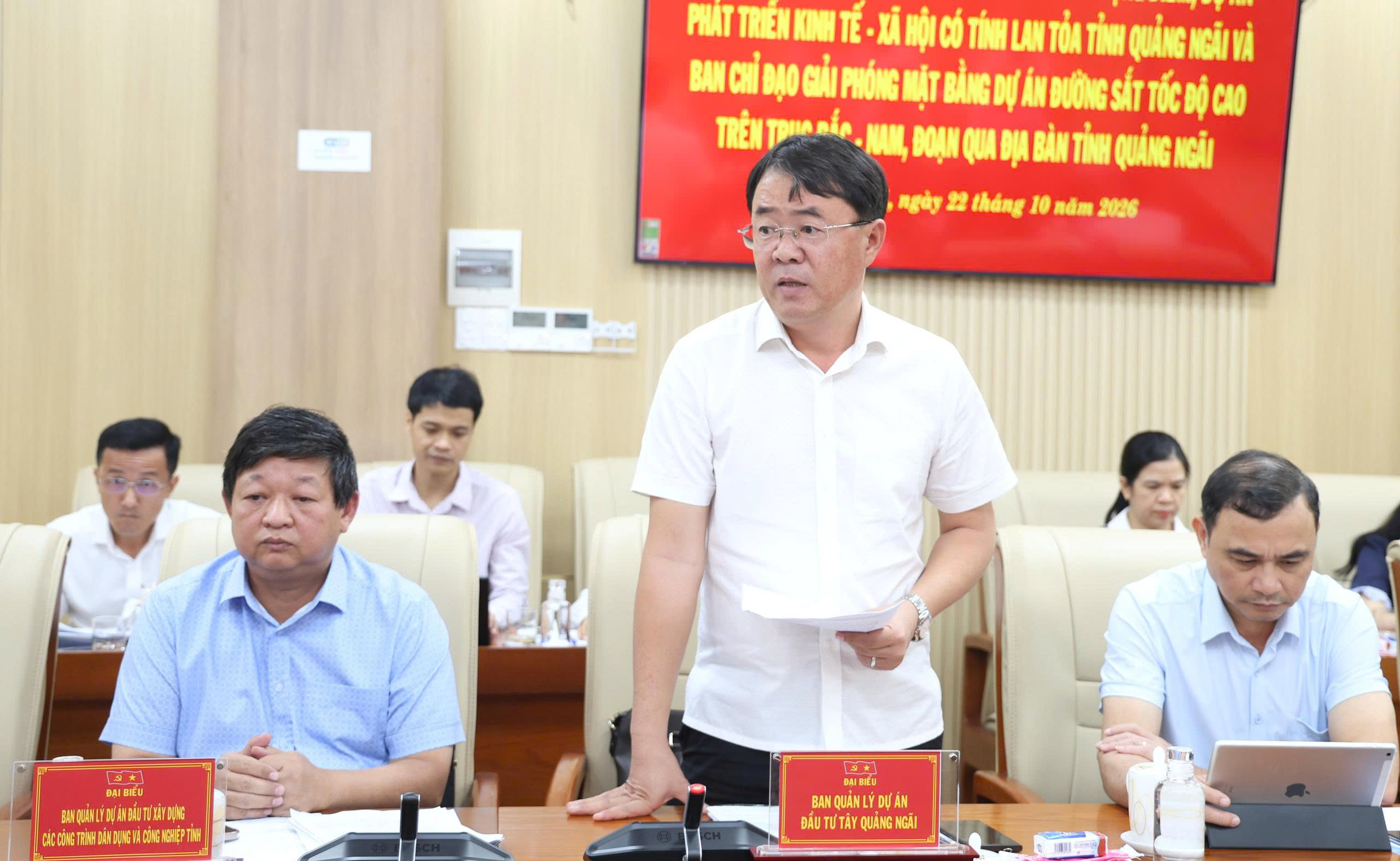 Kh&ocirc;ng để mặt bằng tiếp tục cản trở tiến độ c&aacute;c dự &aacute;n hạ tầng ở Quảng Ng&atilde;i- Ảnh 2.