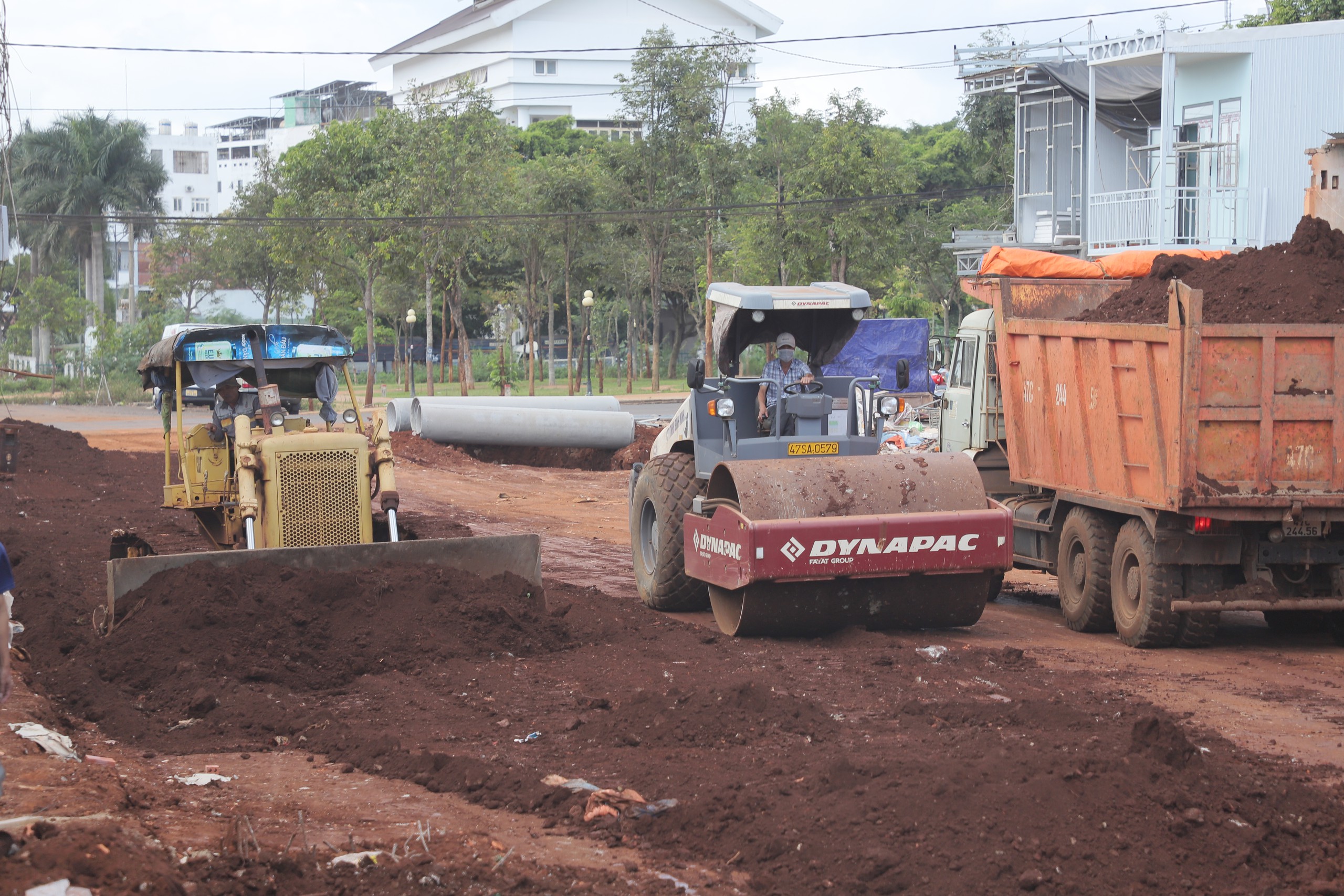 Đắk Lắk: Đường T&ocirc;n Đức Thắng tăng tốc thi c&ocirc;ng sau khi gỡ vướng mặt bằng- Ảnh 2.