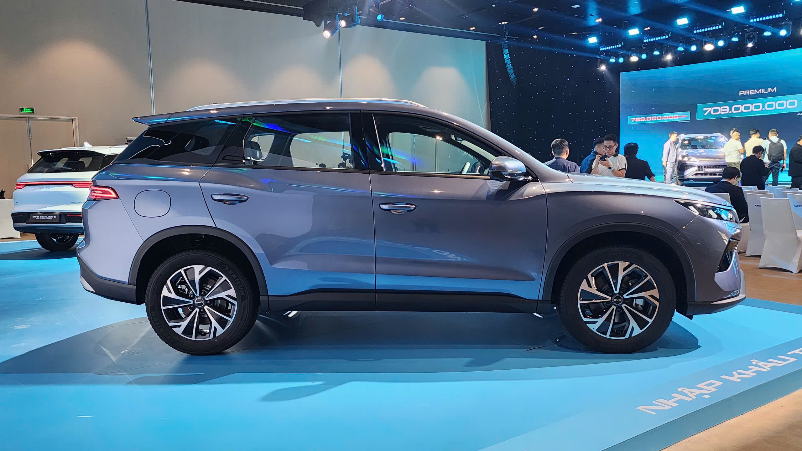 Muốn mua xe PHEV, chọn Geely EX5 hay BYD Sealion 5 - Ảnh 2.