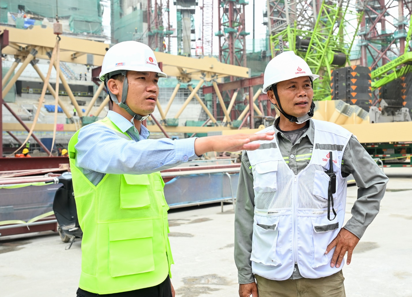 20 nghìn công nhân thi công 3 ca, đẩy nhanh tiến độ xây sân vận động VinFast - Trống Đồng- Ảnh 5.