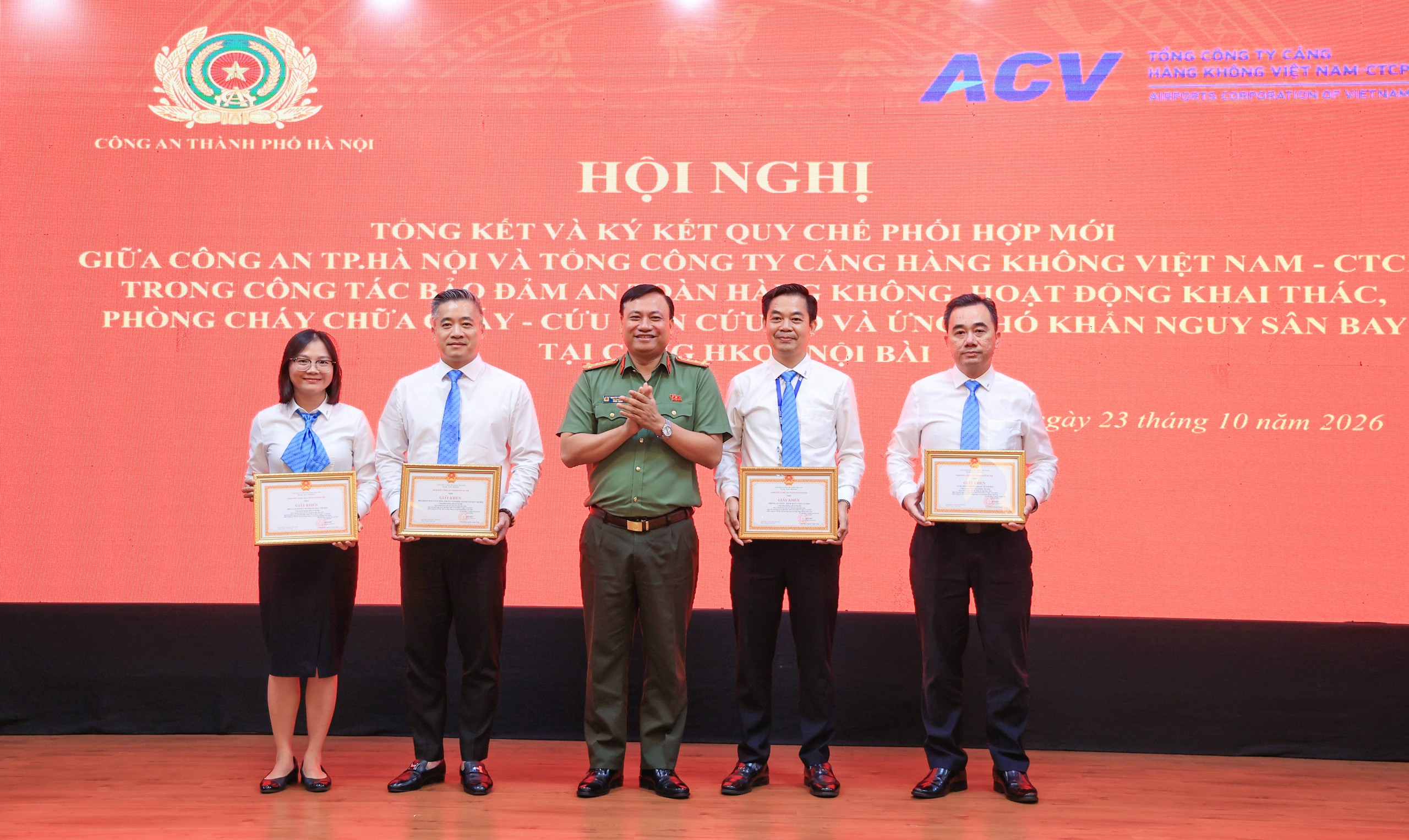 C&ocirc;ng an H&agrave; Nội v&agrave; ACV tăng cường phối hợp bảo đảm an ninh, an to&agrave;n h&agrave;ng kh&ocirc;ng tại Nội B&agrave;i - Ảnh 4.