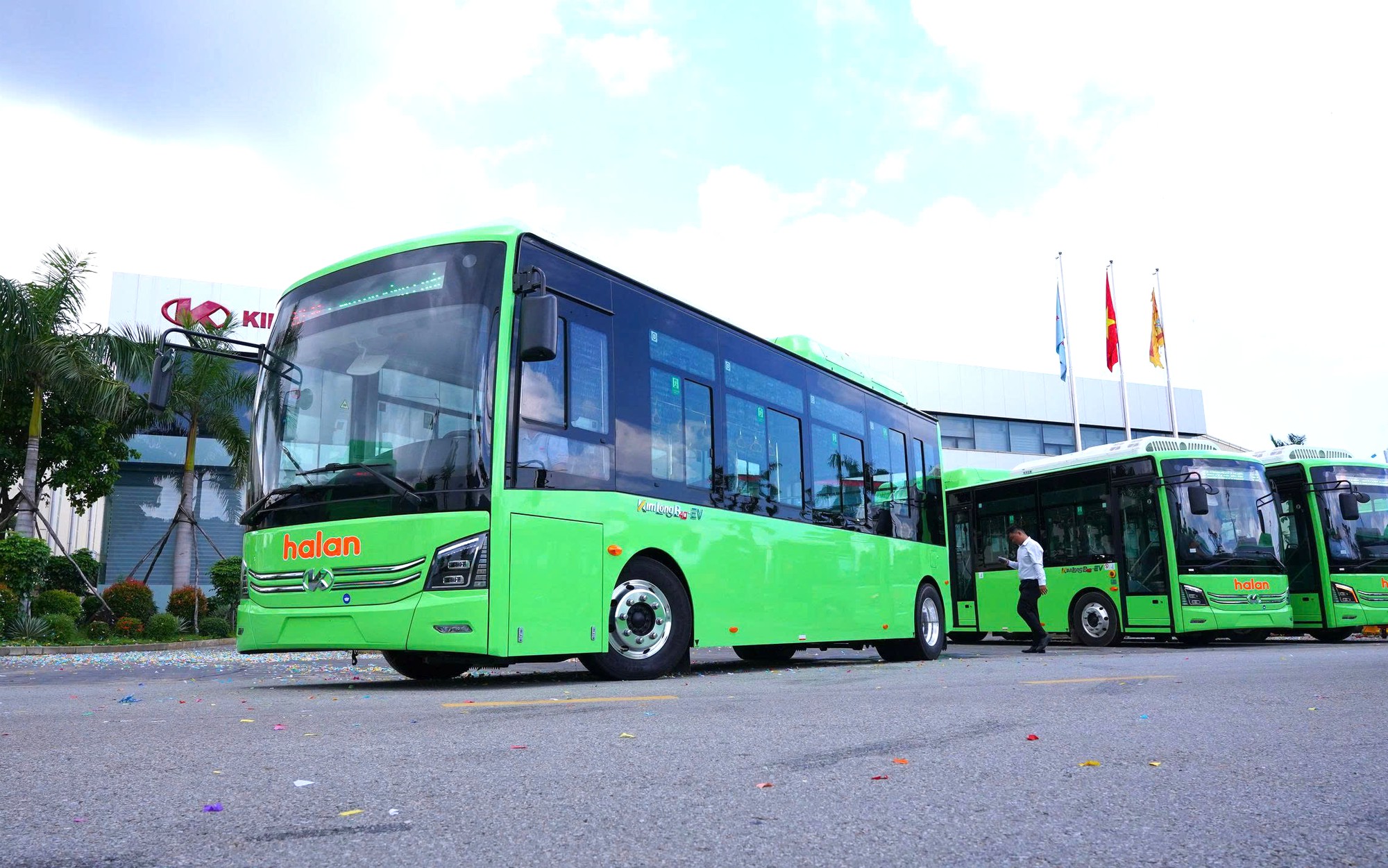 Xe buýt điện mở hướng giao thông xanh ở Thái Nguyên- Ảnh 8.