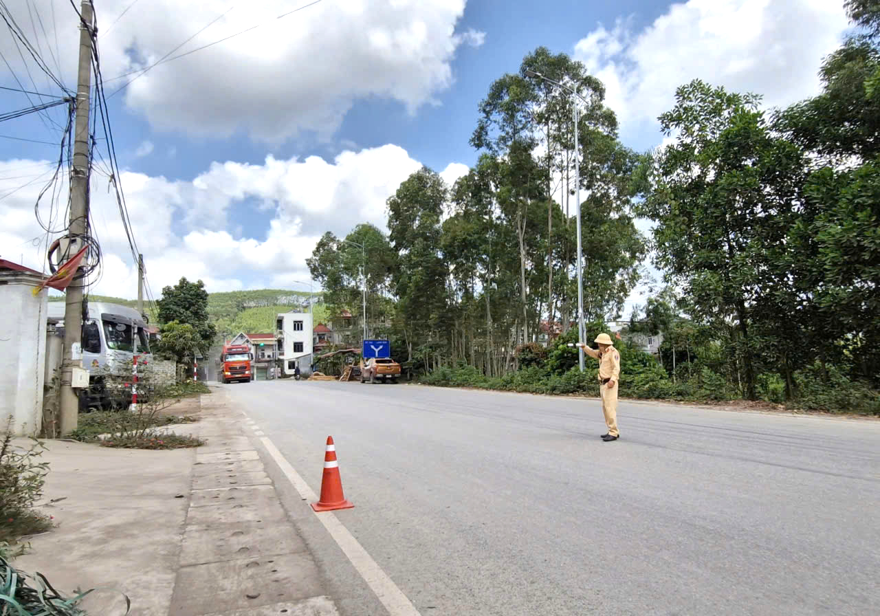 Bắc Ninh: Quản chặt phương tiện vận chuyển vật liệu để bảo đảm ATGT- Ảnh 1.