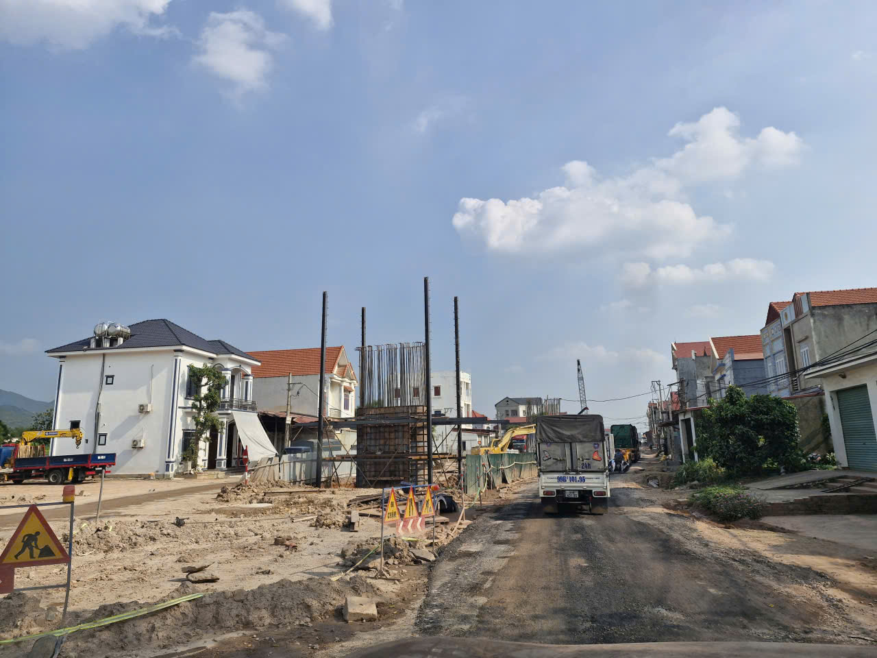 Khắc phục kh&oacute; khăn, ho&agrave;n th&agrave;nh cầu Cẩm L&yacute; để t&aacute;ch đường bộ với đường sắt trong năm 2026- Ảnh 5.