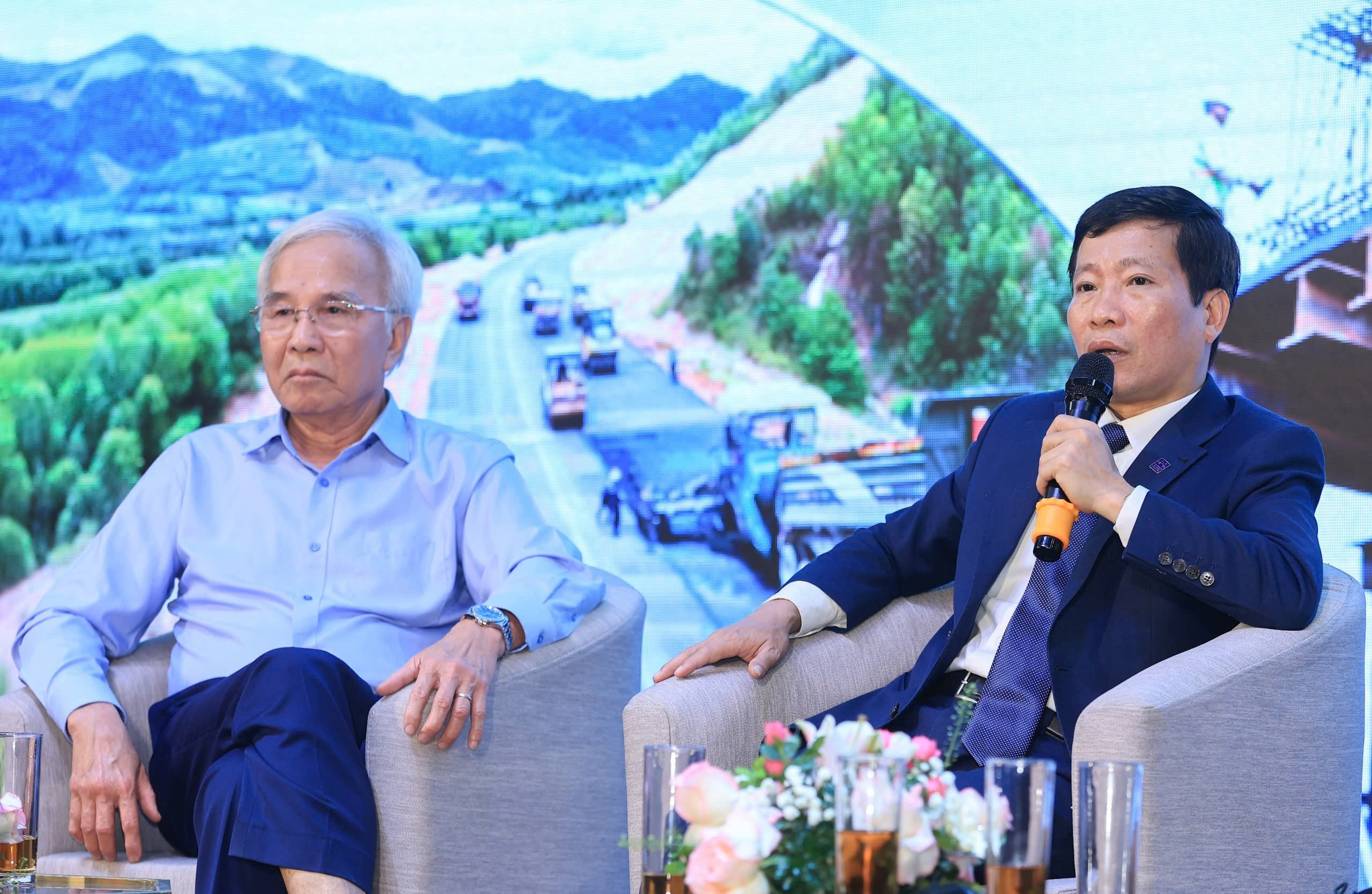 Cần cơ chế đặc th&ugrave; để n&acirc;ng chất lượng đ&agrave;o tạo nh&acirc;n lực ng&agrave;nh X&acirc;y dựng - Giao th&ocirc;ng - Ảnh 1.