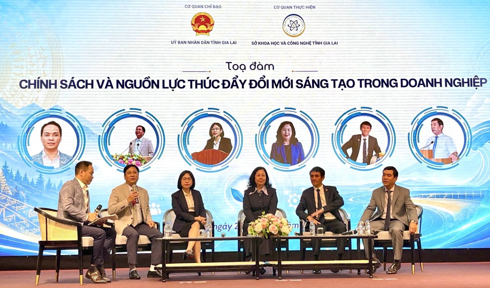 Gia Lai th&uacute;c đẩy đổi mới s&aacute;ng tạo, lấy doanh nghiệp l&agrave;m trung t&acirc;m- Ảnh 3.