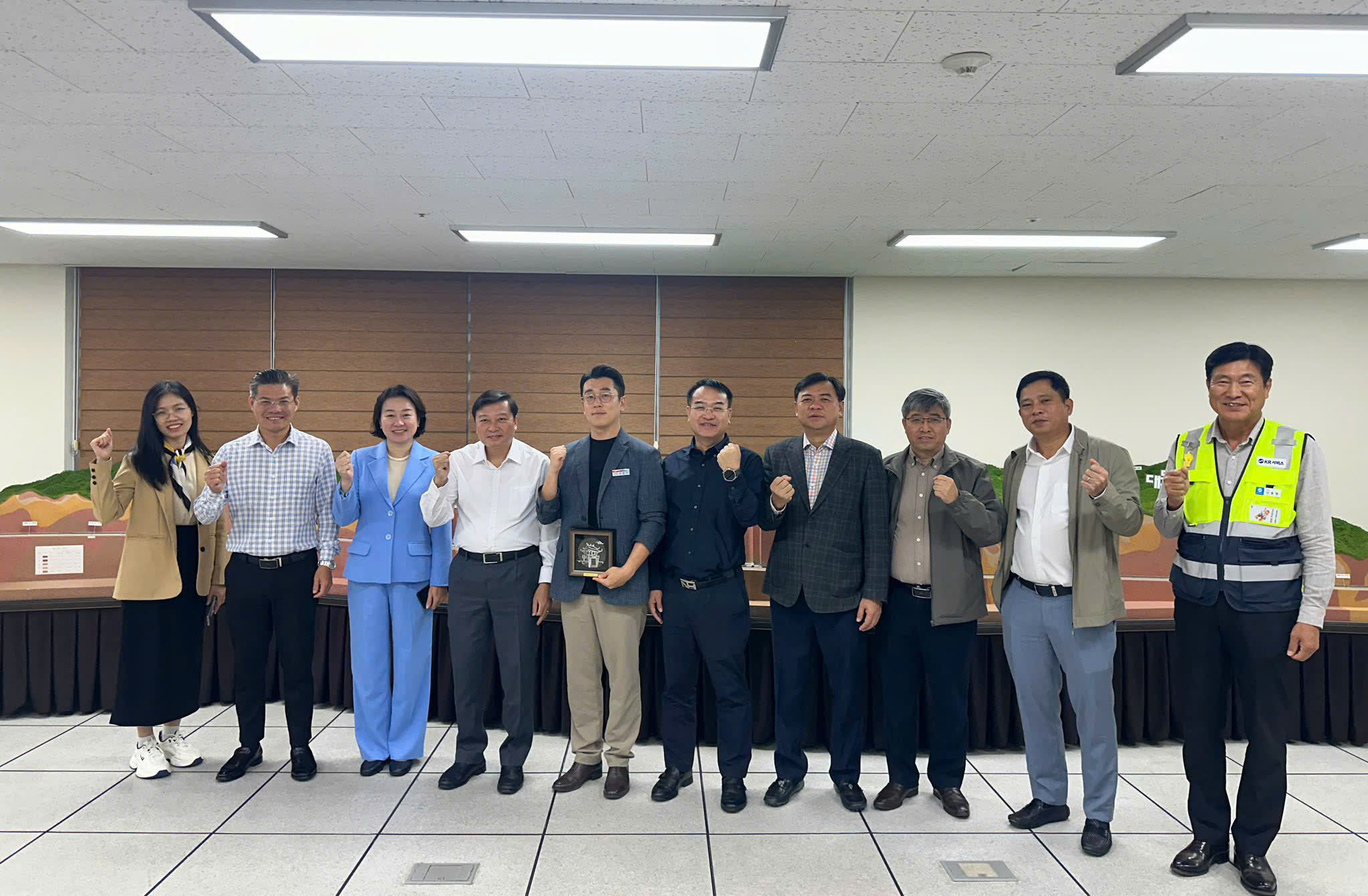 Thứ trưởng X&acirc;y dựng L&ecirc; Hồng Vinh tham dự Hội ITS thế giới năm 2026 - Ảnh 8.