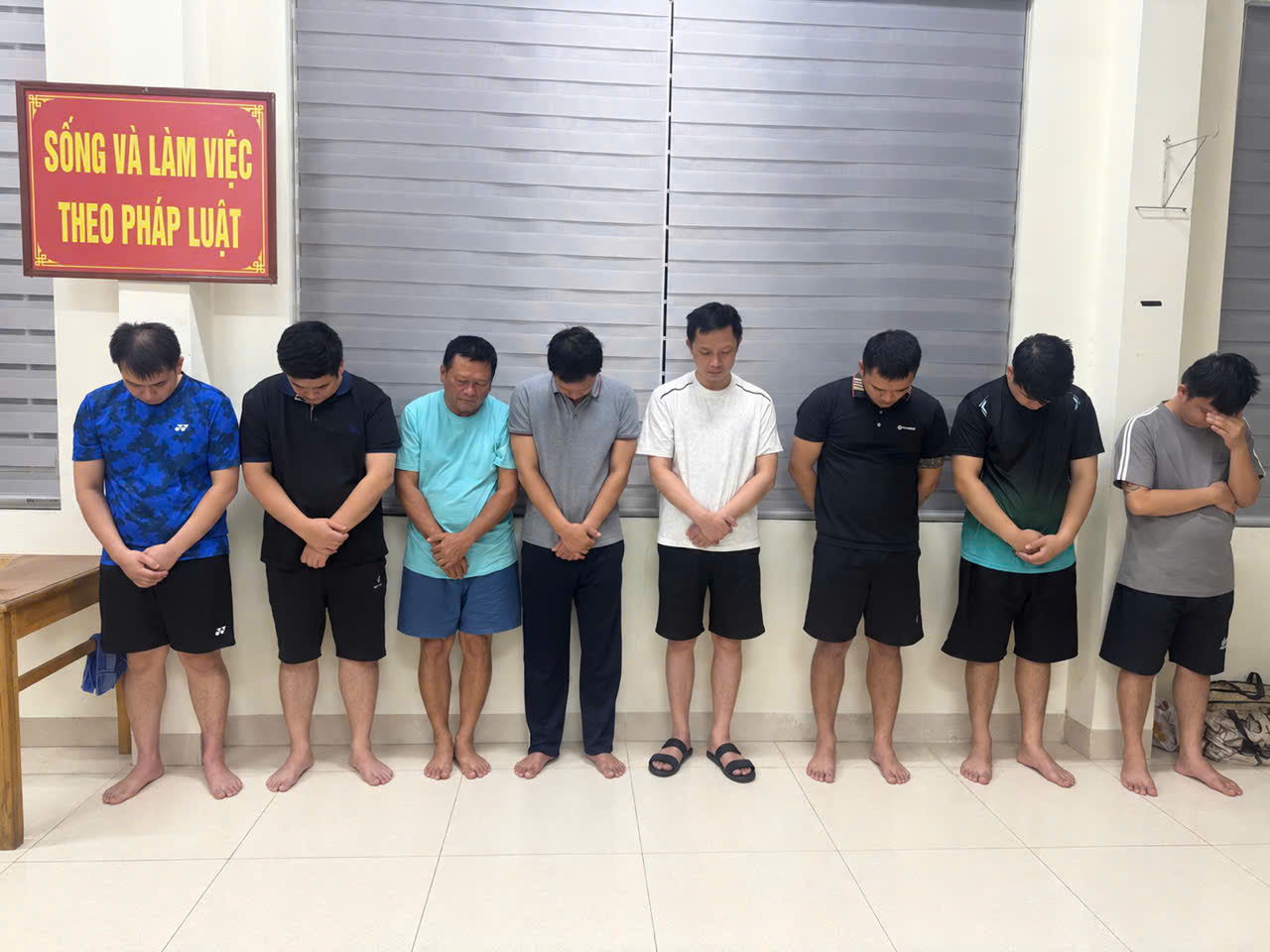 Hà Nội: Khởi tố hai giảng viên đại học tiếp tay đường dây làm giả văn bằng, chứng chỉ- Ảnh 4.
