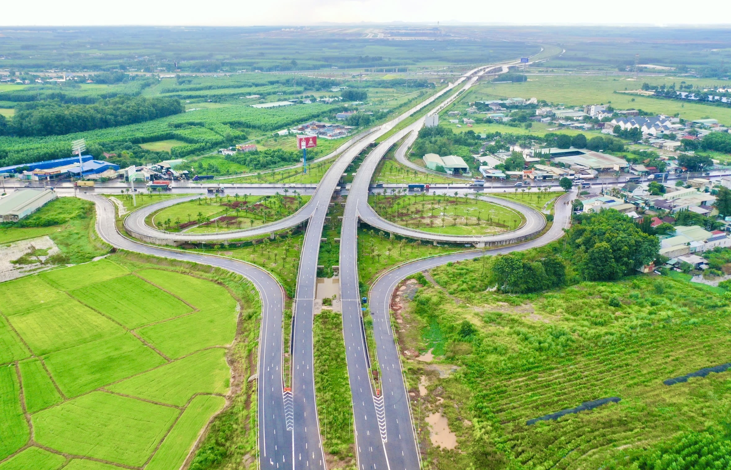 S&acirc;n bay Long Th&agrave;nh chuẩn bị vận h&agrave;nh: Gắn an to&agrave;n h&agrave;ng kh&ocirc;ng với tr&aacute;ch nhiệm địa phương- Ảnh 2.