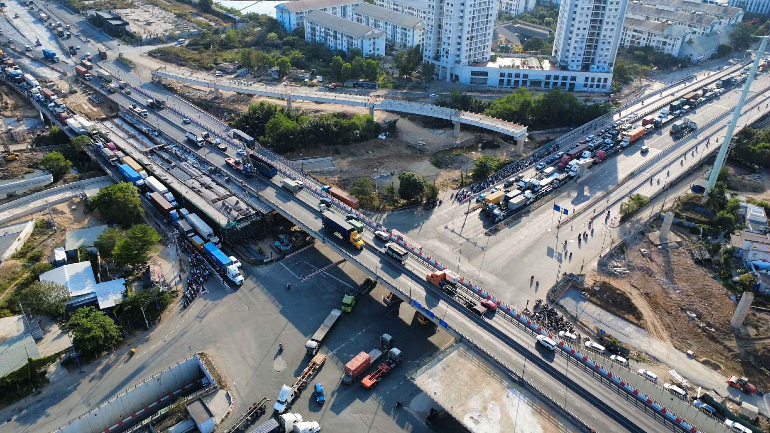 TP.HCM l&ecirc;n lộ tr&igrave;nh x&oacute;a 15 điểm &ugrave;n tắc trong hai năm- Ảnh 3.