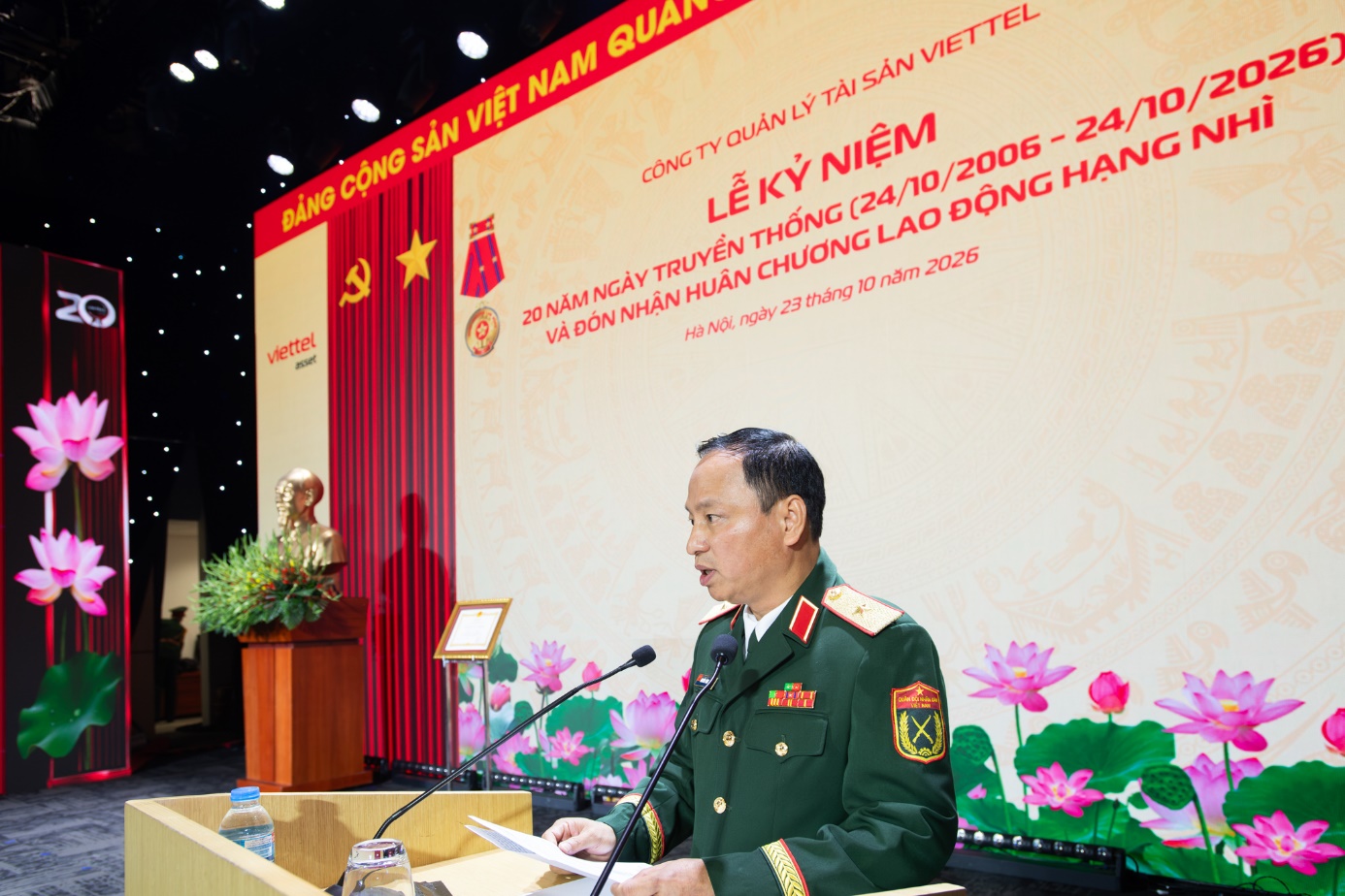 C&ocirc;ng ty Quản l&yacute; t&agrave;i sản Viettel được trao tặng Hu&acirc;n chương Lao động hạng Nh&igrave;- Ảnh 2.