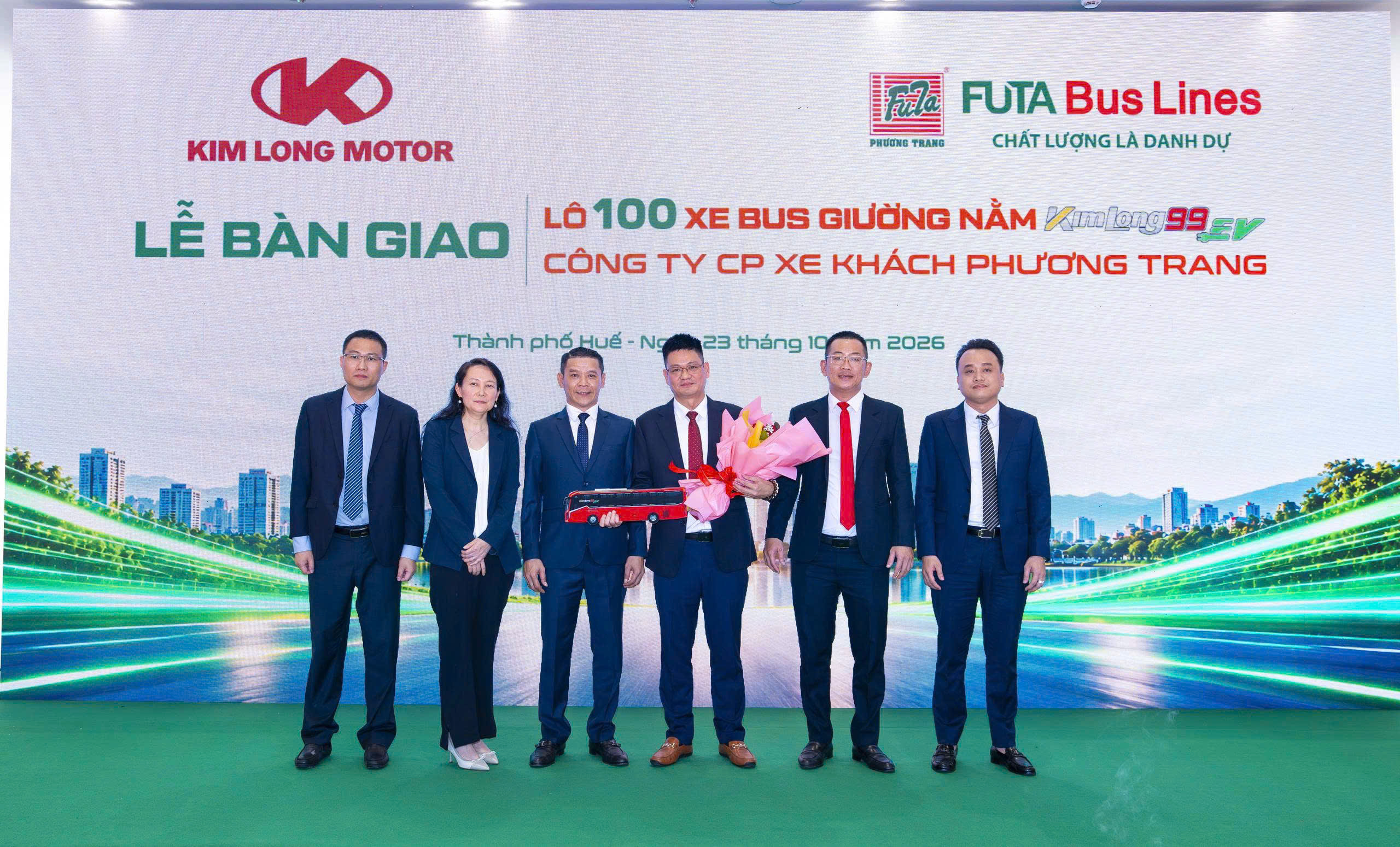 Đưa 100 &ocirc; t&ocirc; giường nằm chạy điện v&agrave;o khai th&aacute;c tuyến cố định li&ecirc;n tỉnh- Ảnh 1.