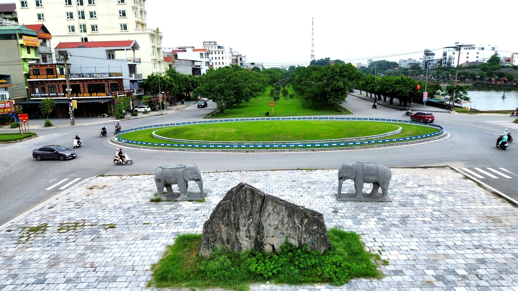 Ninh B&igrave;nh phấn đấu ph&ecirc; duyệt quy hoạch chung đ&ocirc; thị trong th&aacute;ng 12/2026- Ảnh 1.