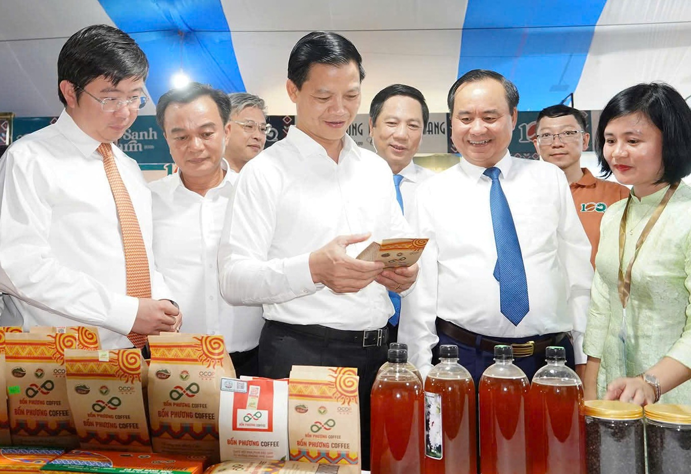 C&agrave; ph&ecirc; Khe Sanh kể c&acirc;u chuyện ho&agrave; b&igrave;nh- Ảnh 1.