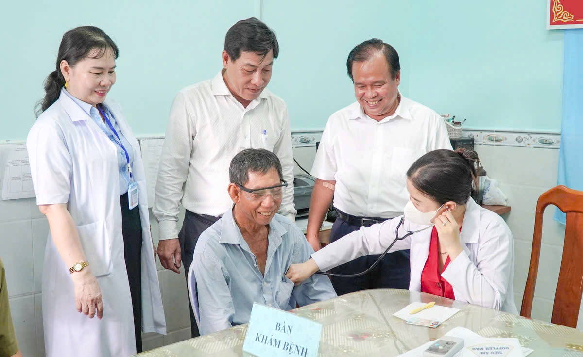 Cà Mau khám sức khỏe cho hơn 2,5 triệu lượt người- Ảnh 1.