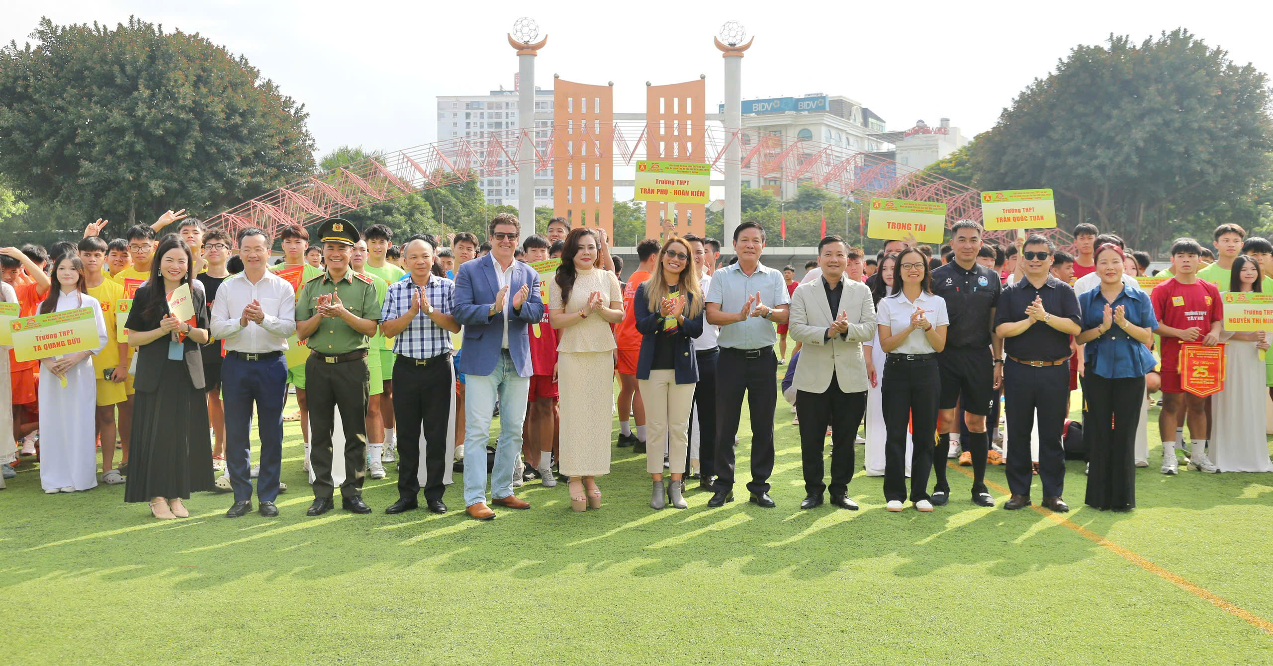 Khai mạc Giải bóng đá học sinh THPT Hà Nội với kỷ lục 130 đội bóng tham dự- Ảnh 4.
