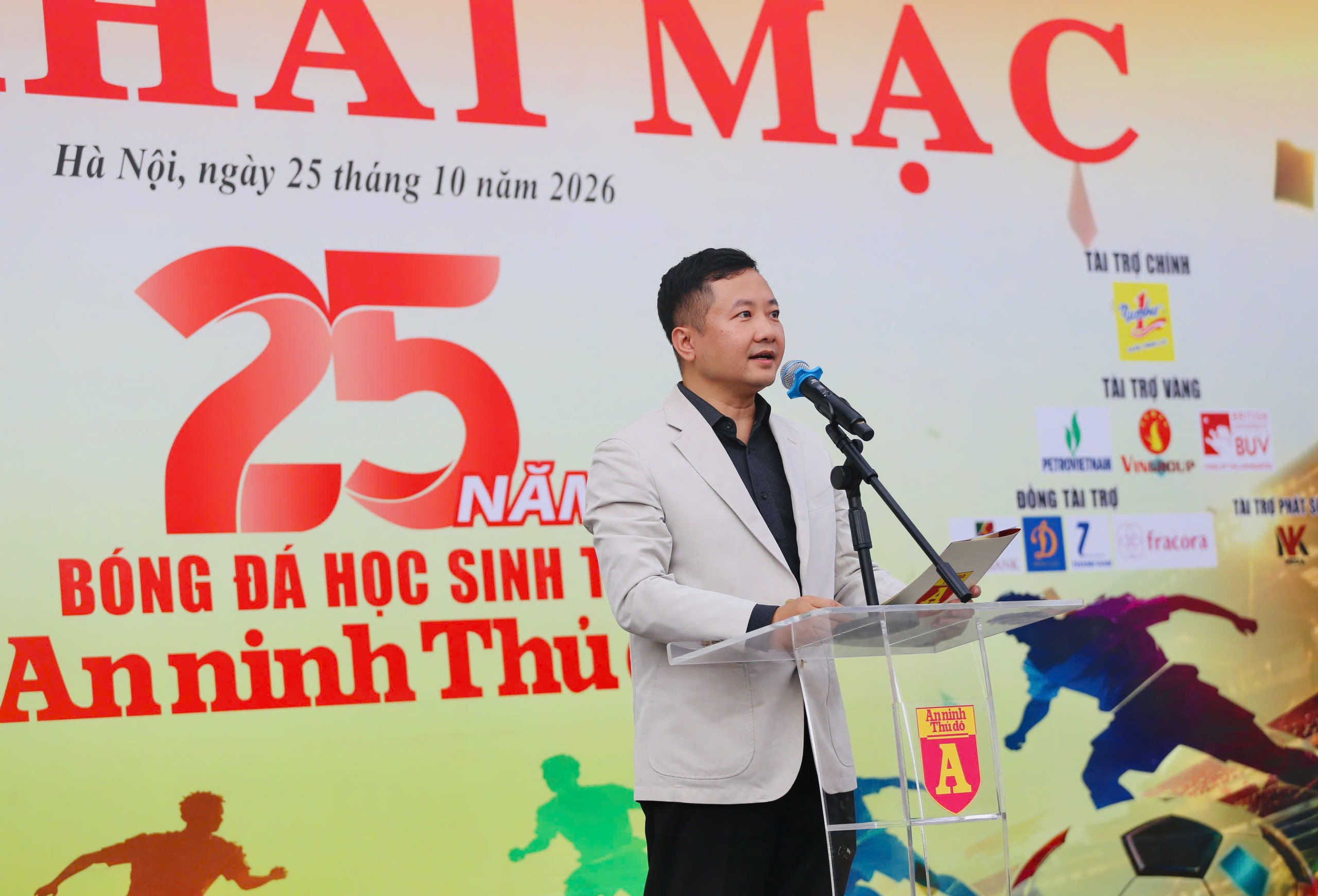 Khai mạc Giải bóng đá học sinh THPT Hà Nội với kỷ lục 130 đội bóng tham dự- Ảnh 1.