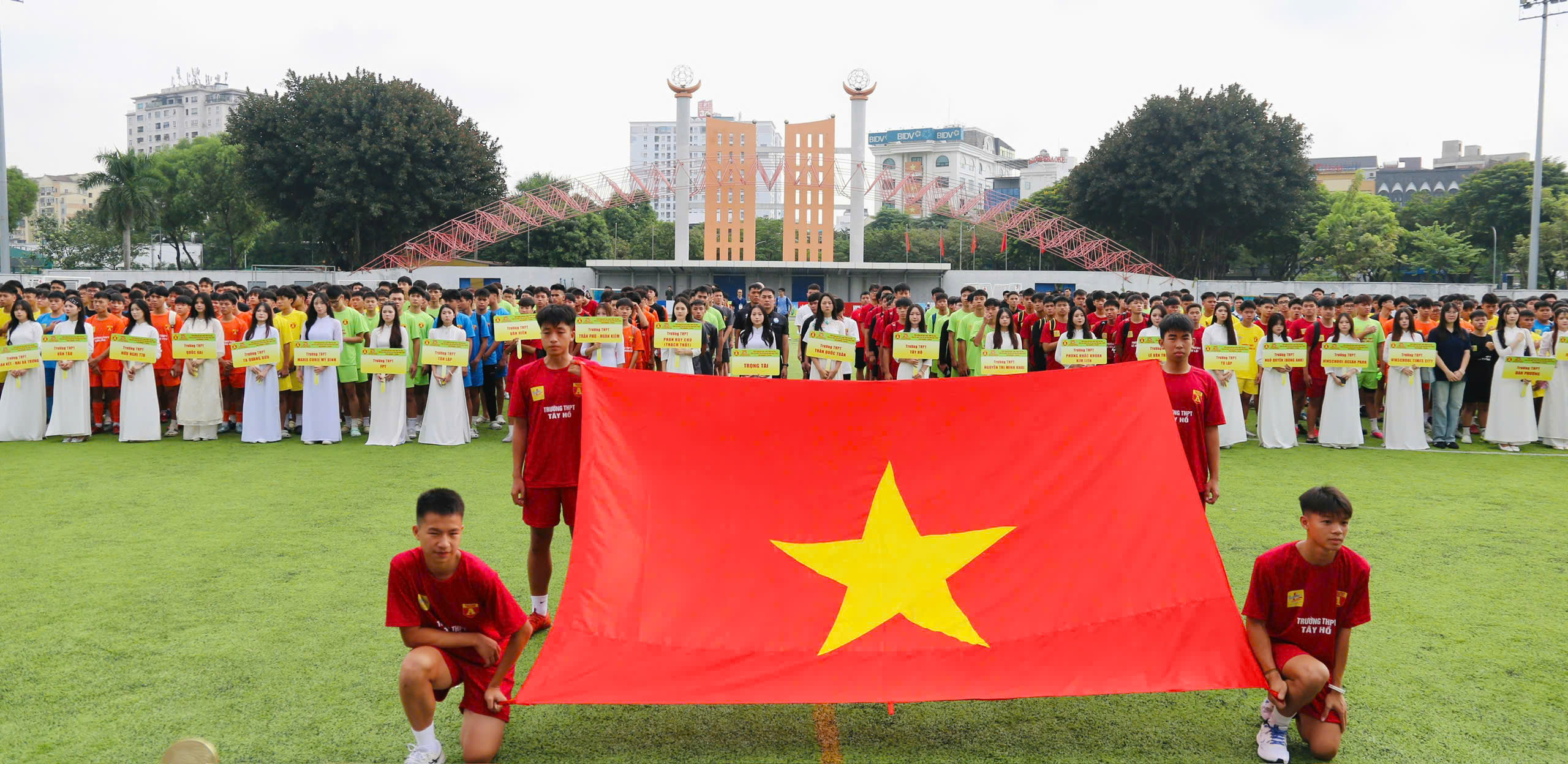 Khai mạc Giải bóng đá học sinh THPT Hà Nội với kỷ lục 130 đội bóng tham dự- Ảnh 2.