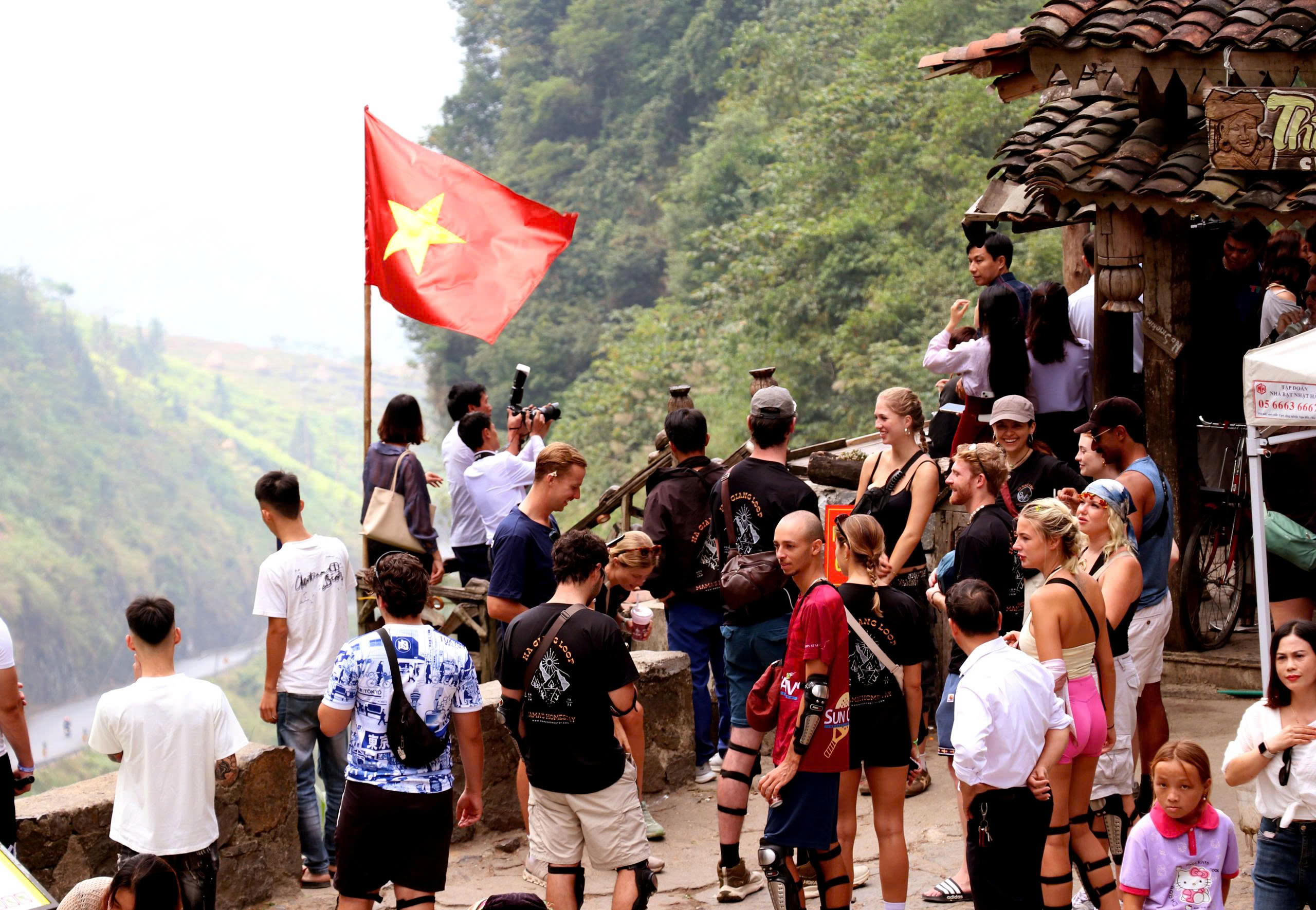 Lễ hội Hoa Tam gi&aacute;c mạch 2026: &ldquo;&Acirc;m vang miền đ&aacute;&rdquo; thắp s&aacute;ng cao nguy&ecirc;n - Ảnh 2.