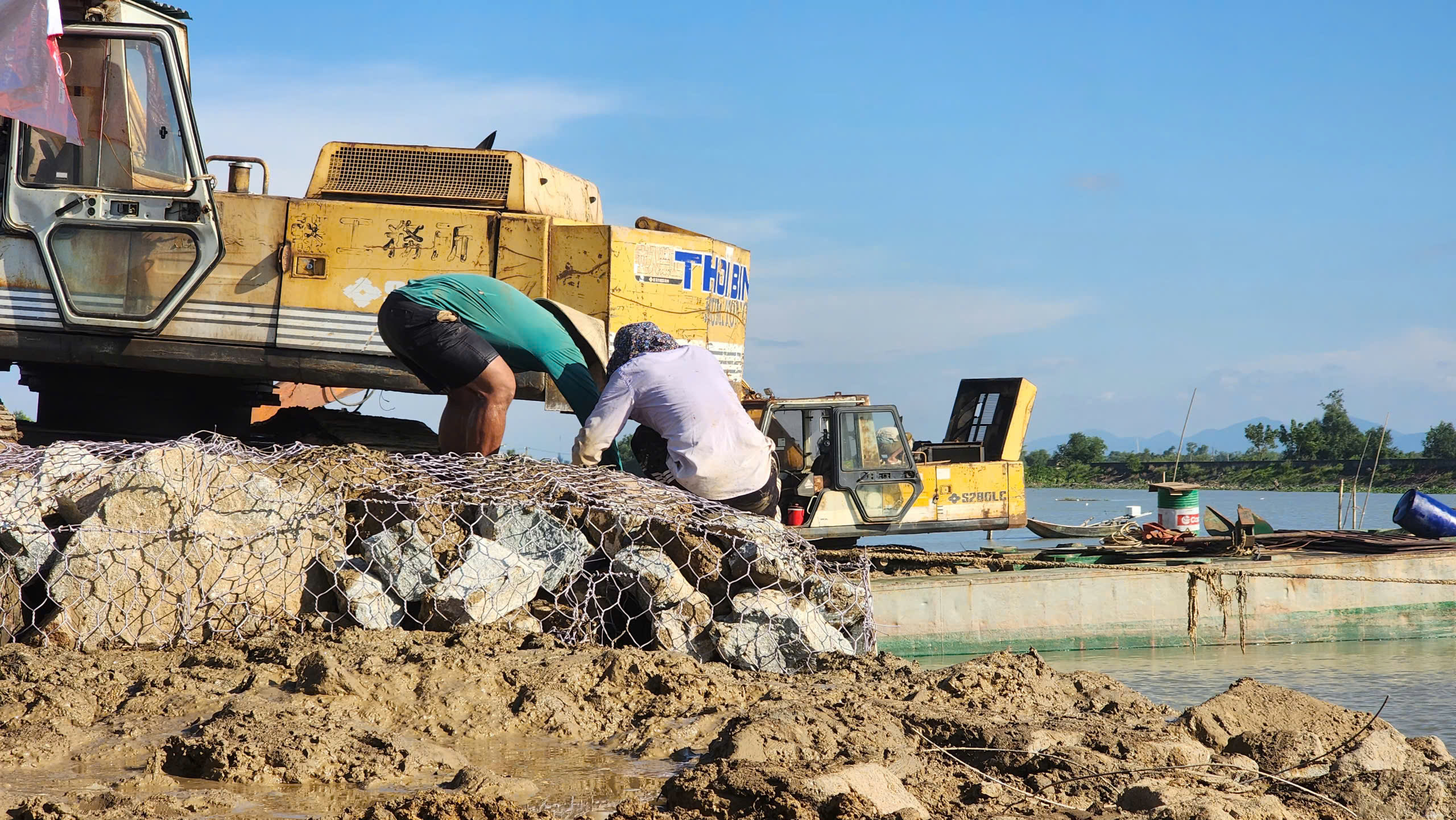 Cận cảnh c&ocirc;ng trường khơi th&ocirc;ng d&ograve;ng chảy hạ du hồ Kẻ Gỗ 600 tỷ đồng- Ảnh 7.