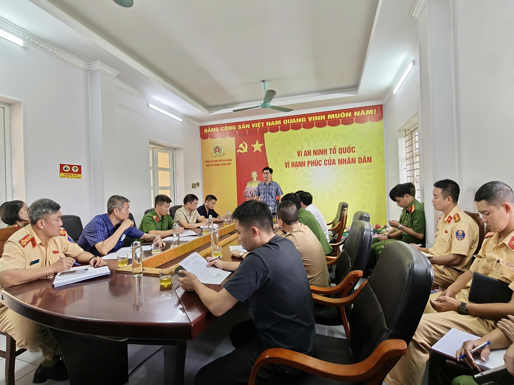 Bốn người tử vong sau vụ va chạm giữa hai xe máy tại Hải Phòng- Ảnh 2.