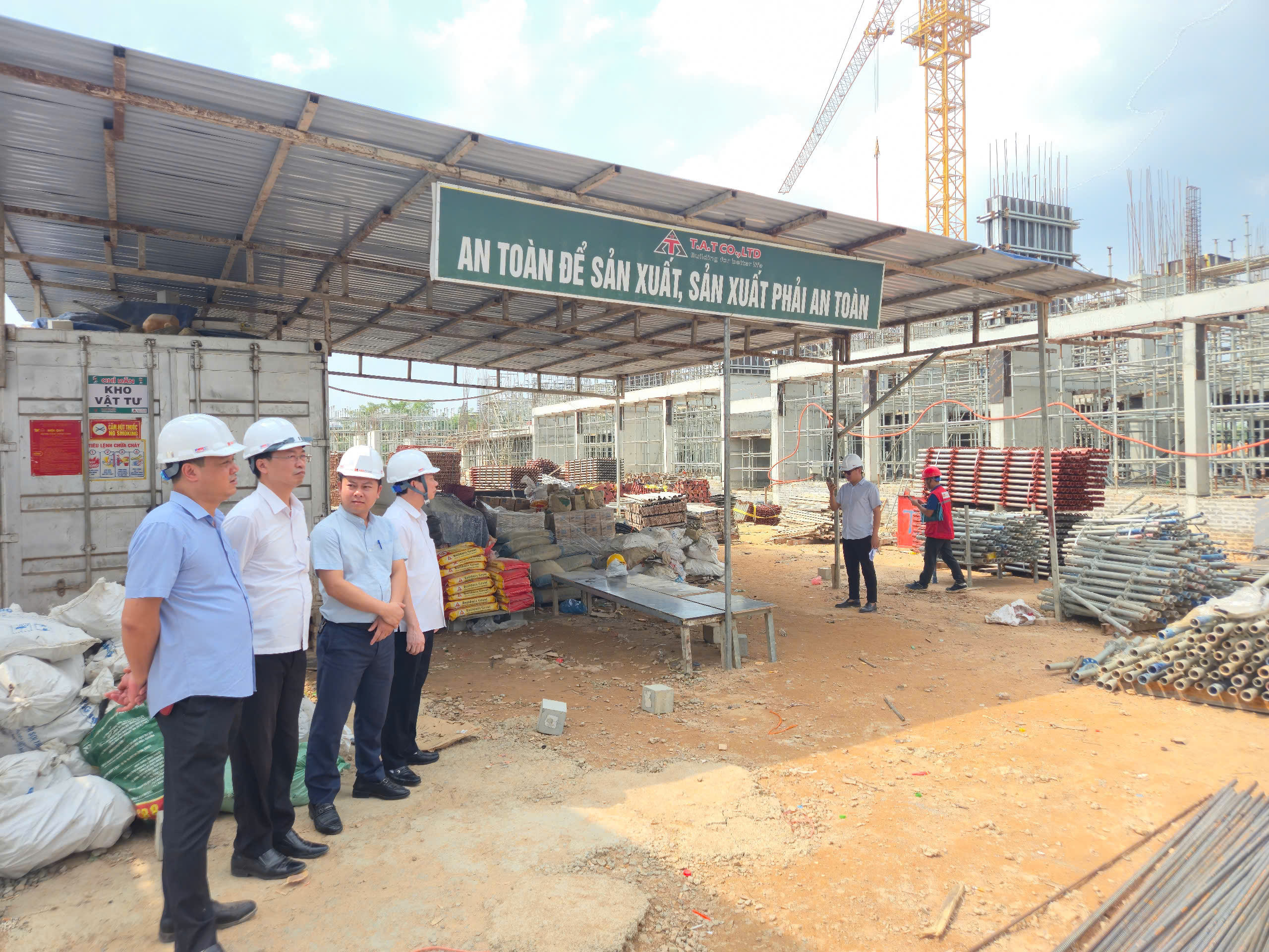 Thứ trưởng Nguyễn Văn Sinh: Phát triển nhà ở xã hội phải sát nhu cầu thực tế- Ảnh 9.