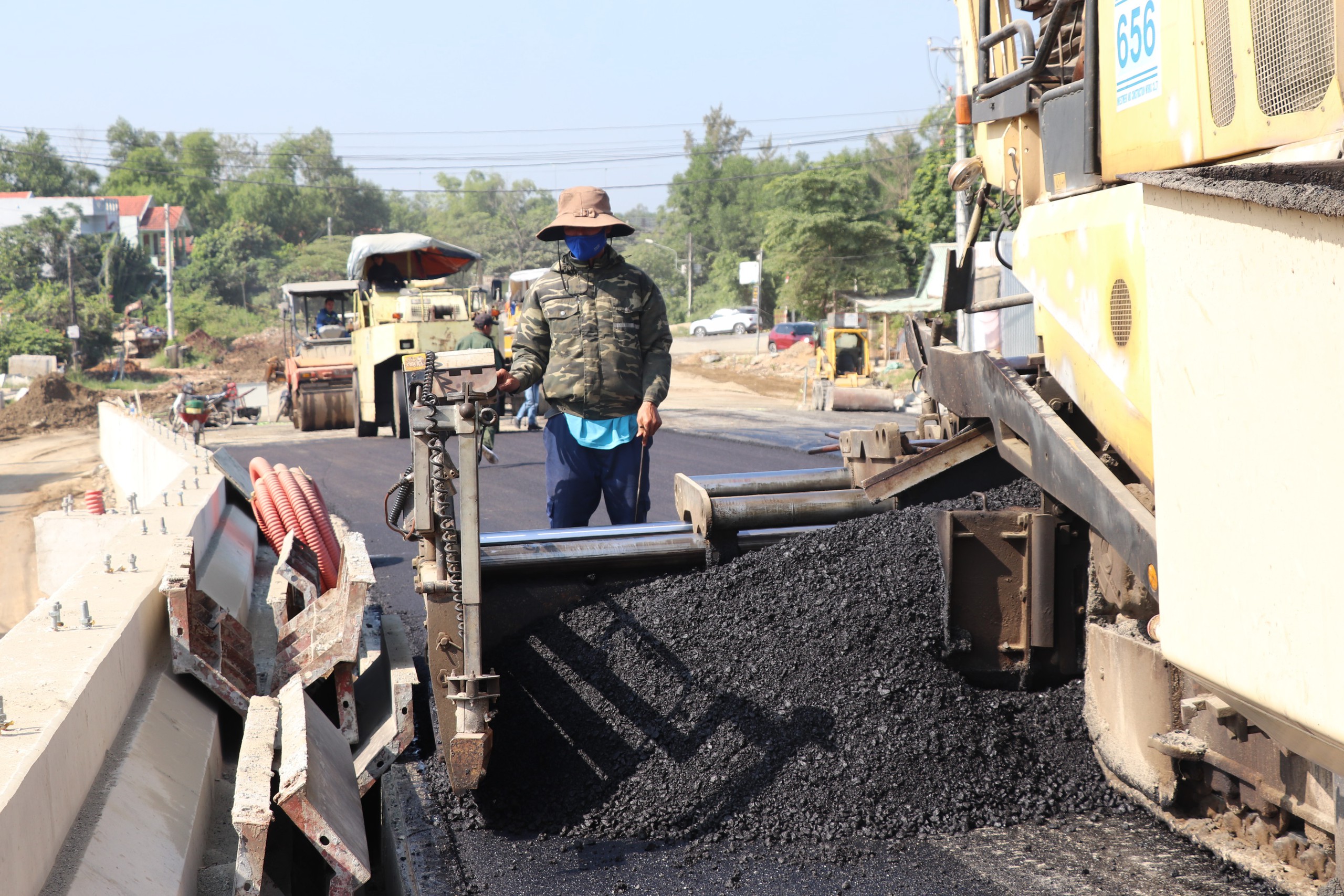 Diện mạo dự &aacute;n QL14E qua Đ&agrave; Nẵng hơn 1.800 tỷ đồng trước ng&agrave;y kết th&uacute;c thời hạn thi c&ocirc;ng- Ảnh 2.