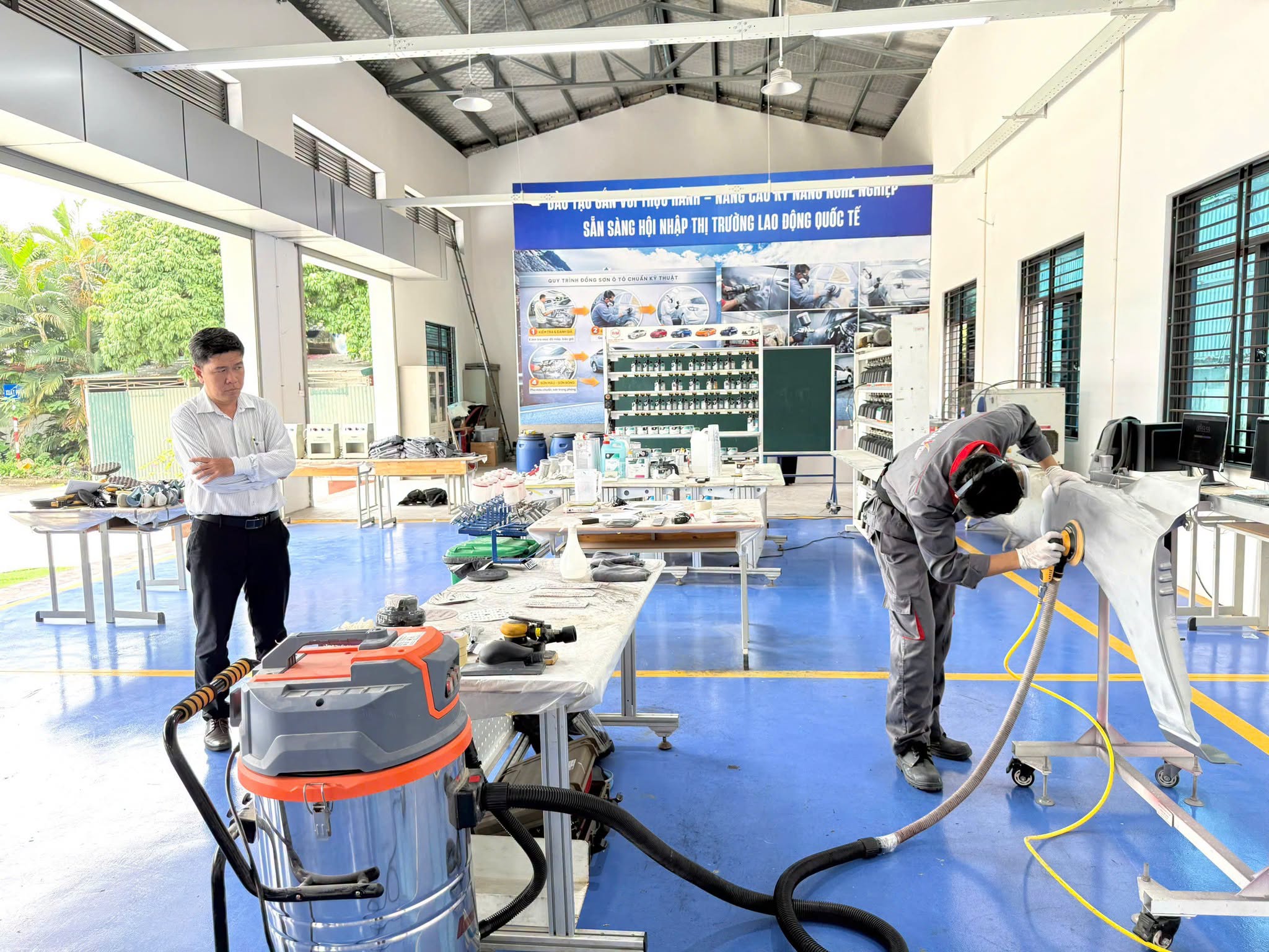 Nhiều nhà tuyển dụng tập trung thu hút nhân lực ngành Xây dựng - Ảnh 2.