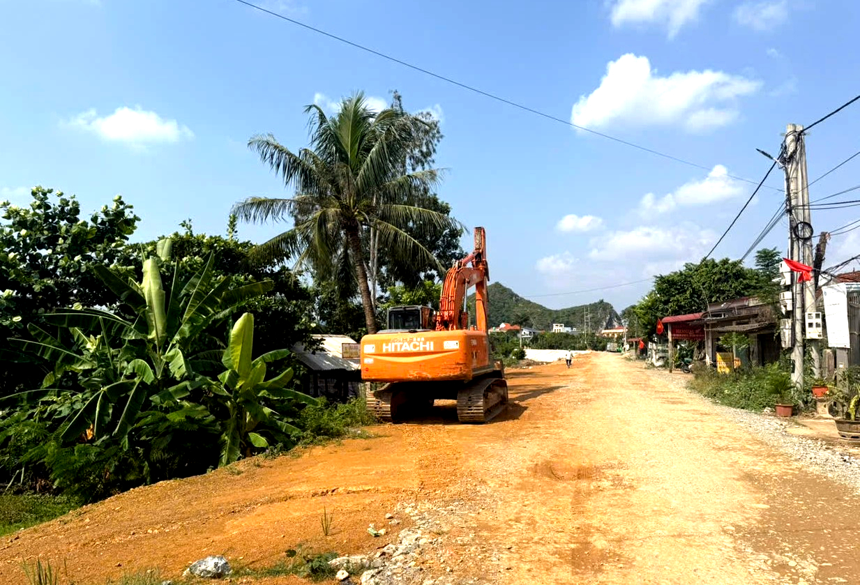 Thanh Ho&aacute;: Gấp r&uacute;t ho&agrave;n th&agrave;nh hai dự &aacute;n đ&ecirc; xung yếu trước ng&agrave;y 31/12- Ảnh 2.