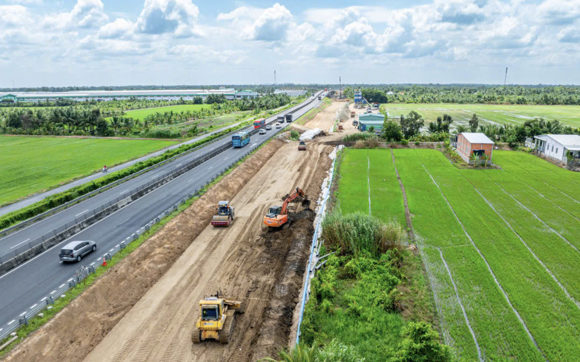 Quảng Ninh đẩy mạnh đối thoại, tháo gỡ khó khăn cho doanh nghiệp- Ảnh 4.