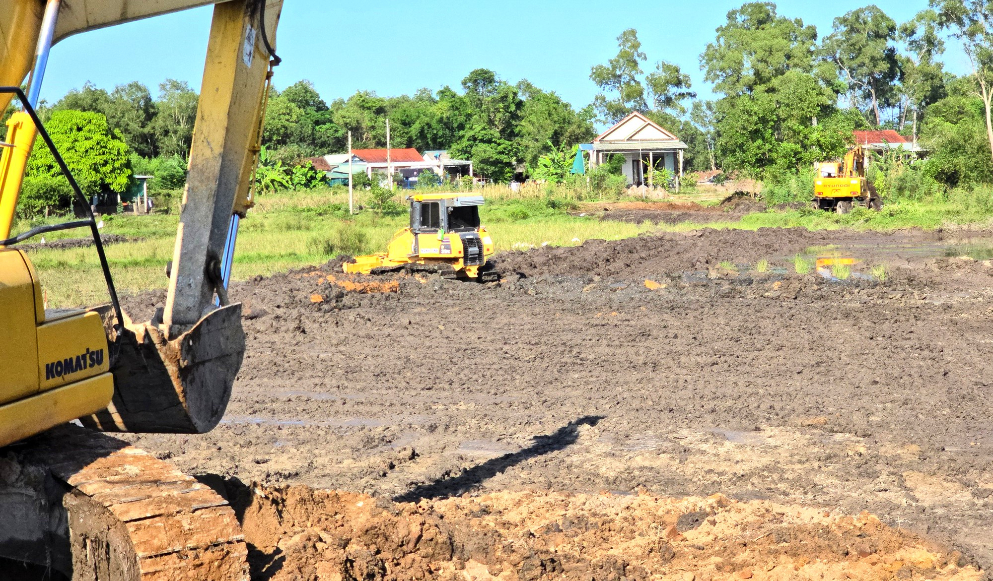 Đẩy nhanh thi công dự án tuyến đường kết nối Cảng hàng không Quảng Trị với QL1- Ảnh 5.
