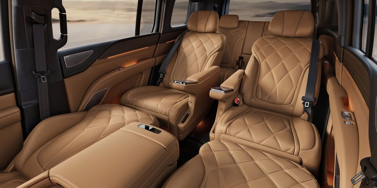 Xe BYD có thể nổi trên nước gia nhập đội xe cảnh sát Dubai- Ảnh 6.
