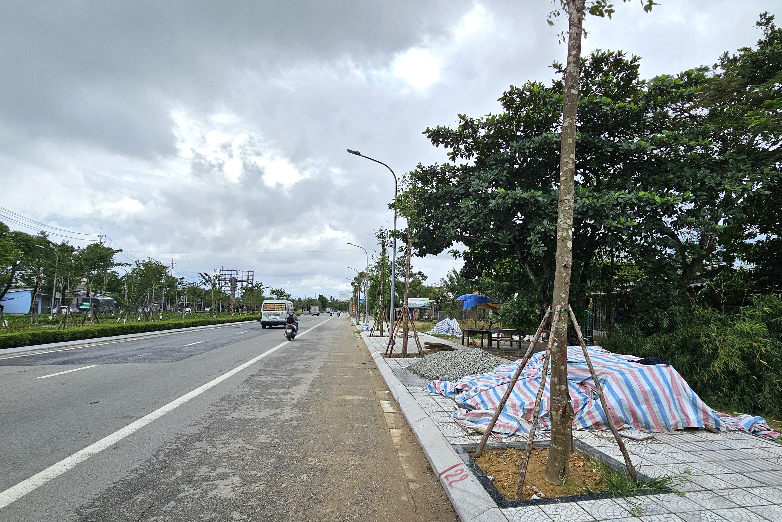 Chi hơn 35 tỷ đồng chỉnh trang tuyến đường huyết mạch ở Huế- Ảnh 6.