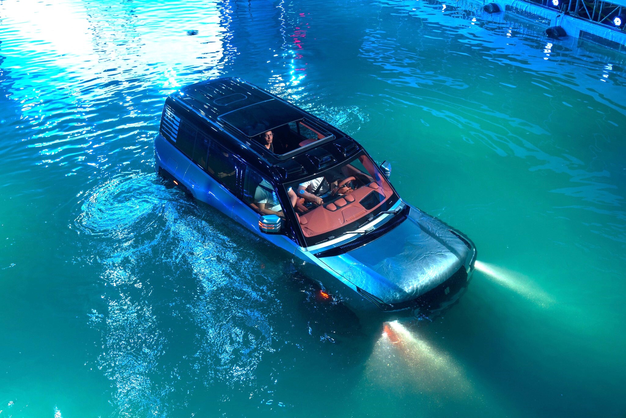 Xe BYD có thể nổi trên nước gia nhập đội xe cảnh sát Dubai- Ảnh 8.