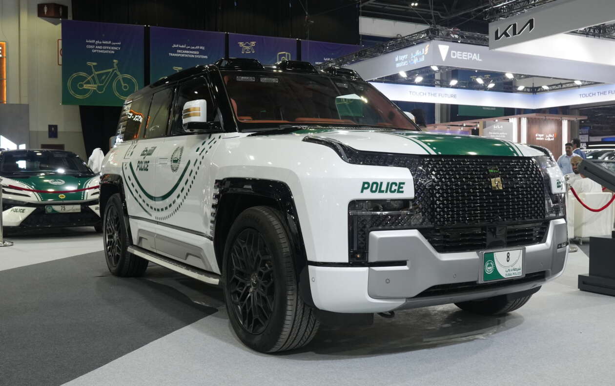 Xe BYD có thể nổi trên nước gia nhập đội xe cảnh sát Dubai- Ảnh 1.