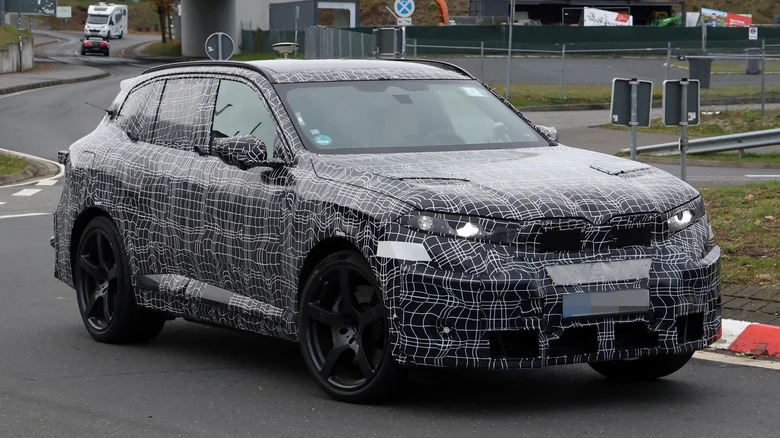 BMW X5 M nâng cấp có vẻ ngoài hầm hố, sẽ có thêm phiên bản thuần điện - Ảnh 1.