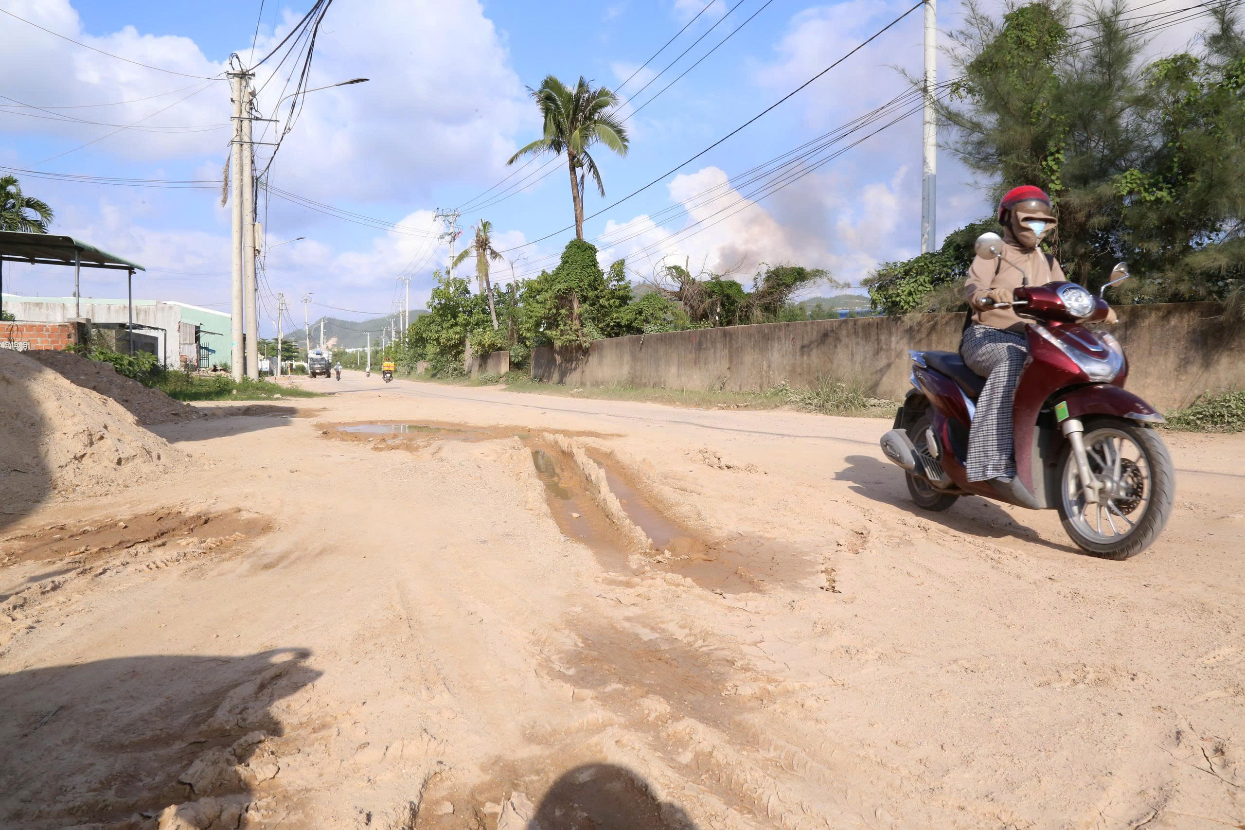 Gia Lai: 3,3 km đường thi c&ocirc;ng hơn 3 năm vẫn dang dở khiến người d&acirc;n khổ sở- Ảnh 7.