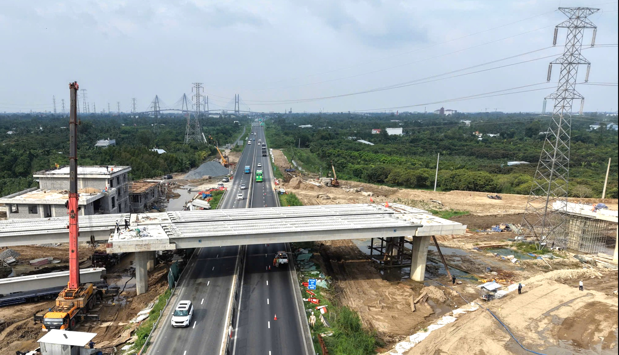 Cao tốc Mỹ Thuận - Cần Thơ: Vướng mặt bằng, thiếu vật liệu thi c&ocirc;ng hạng mục bổ sung - Ảnh 2.