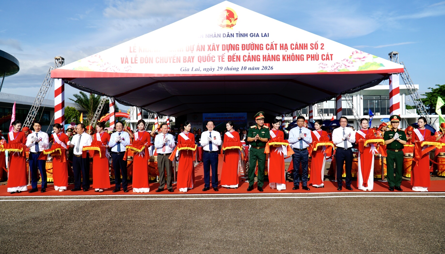 Ph&oacute; Thủ tướng: Khai th&aacute;c hiệu quả đường cất hạ c&aacute;nh số 2 Cảng h&agrave;ng kh&ocirc;ng Ph&ugrave; C&aacute;t- Ảnh 6.