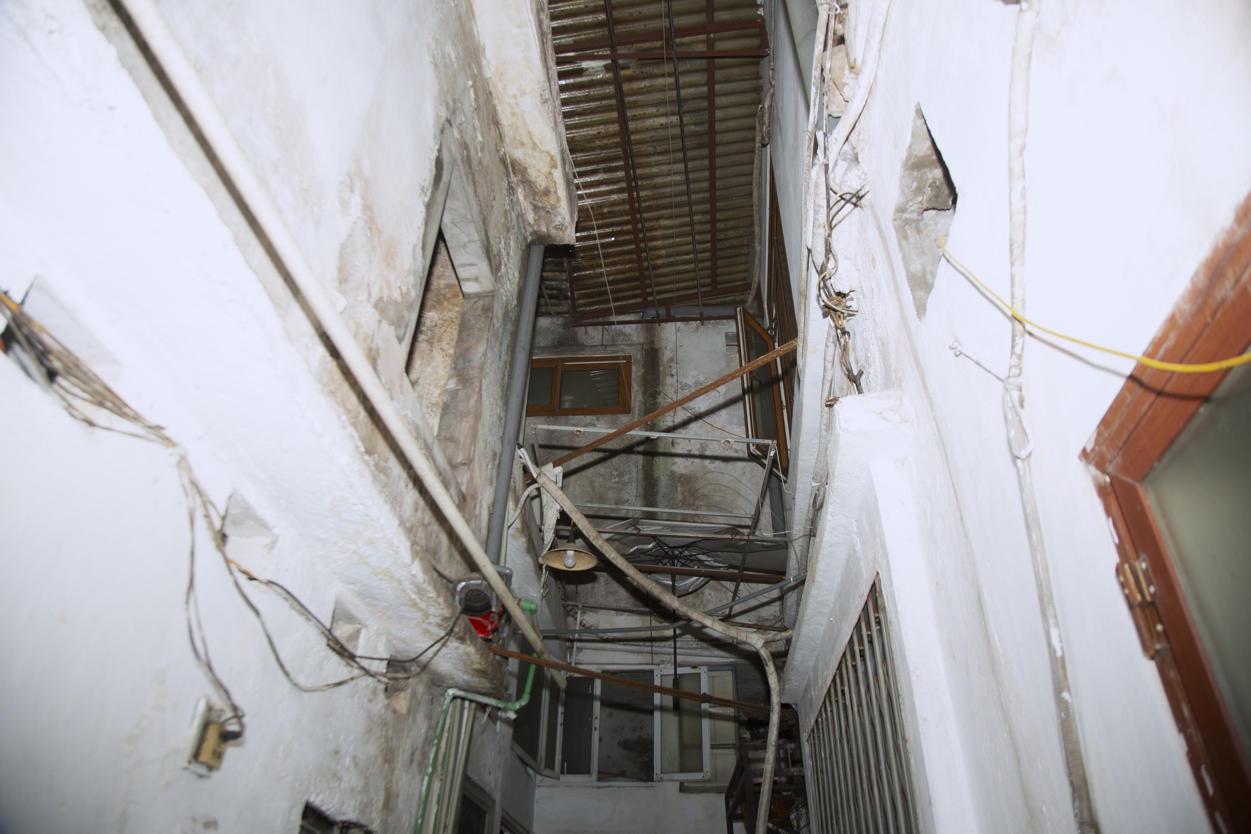 B&ecirc;n trong những căn nh&agrave; chưa đầy 5m&sup2; s&agrave;n/người ở phố cổ H&agrave; Nội - Ảnh 18.