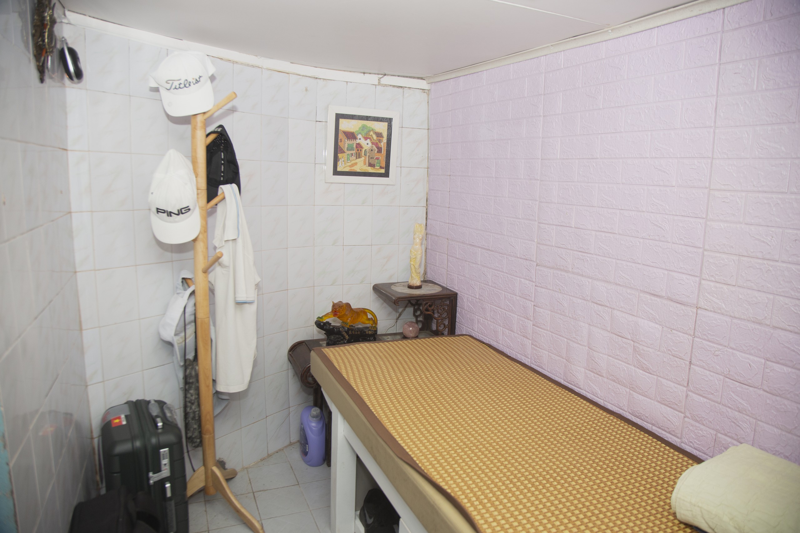 B&ecirc;n trong những căn nh&agrave; chưa đầy 5m&sup2; s&agrave;n/người ở phố cổ H&agrave; Nội - Ảnh 15.