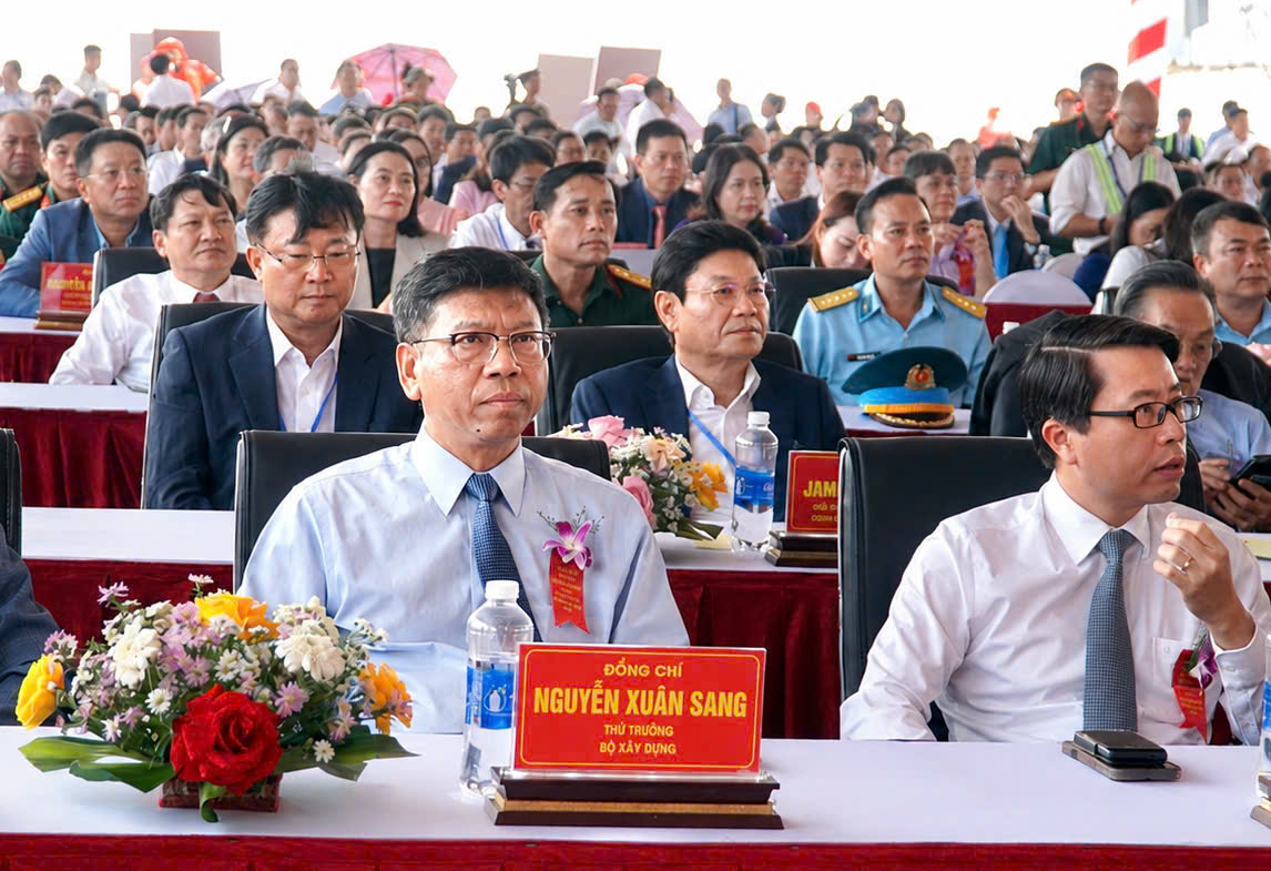 Ph&oacute; Thủ tướng: Khai th&aacute;c hiệu quả đường cất hạ c&aacute;nh số 2 Cảng h&agrave;ng kh&ocirc;ng Ph&ugrave; C&aacute;t- Ảnh 2.