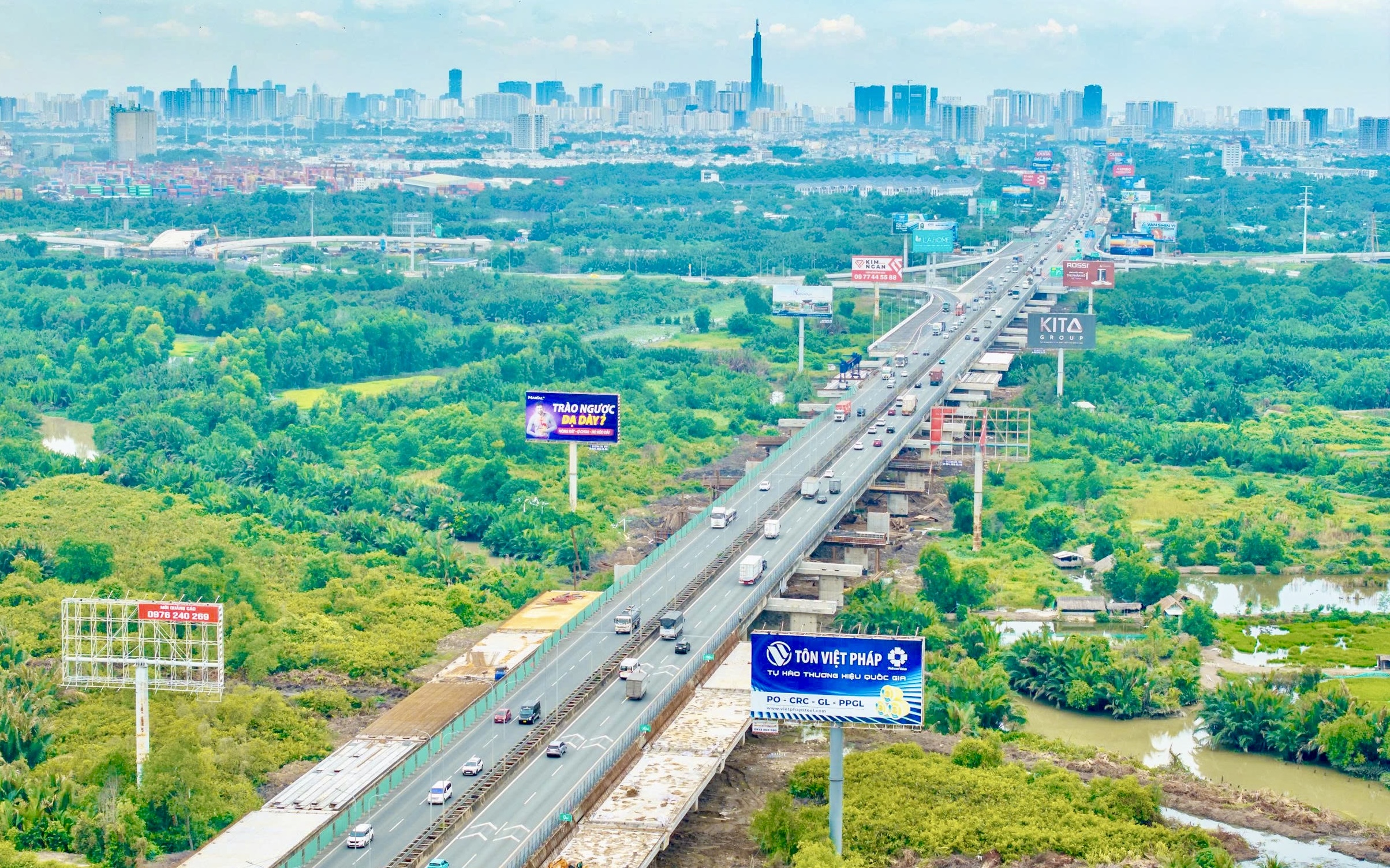 Ph&oacute; Thủ tướng Thường trực Phạm Gia T&uacute;c kiểm tra loạt đường kết nối v&agrave; s&acirc;n bay Long Th&agrave;nh - Ảnh 4.