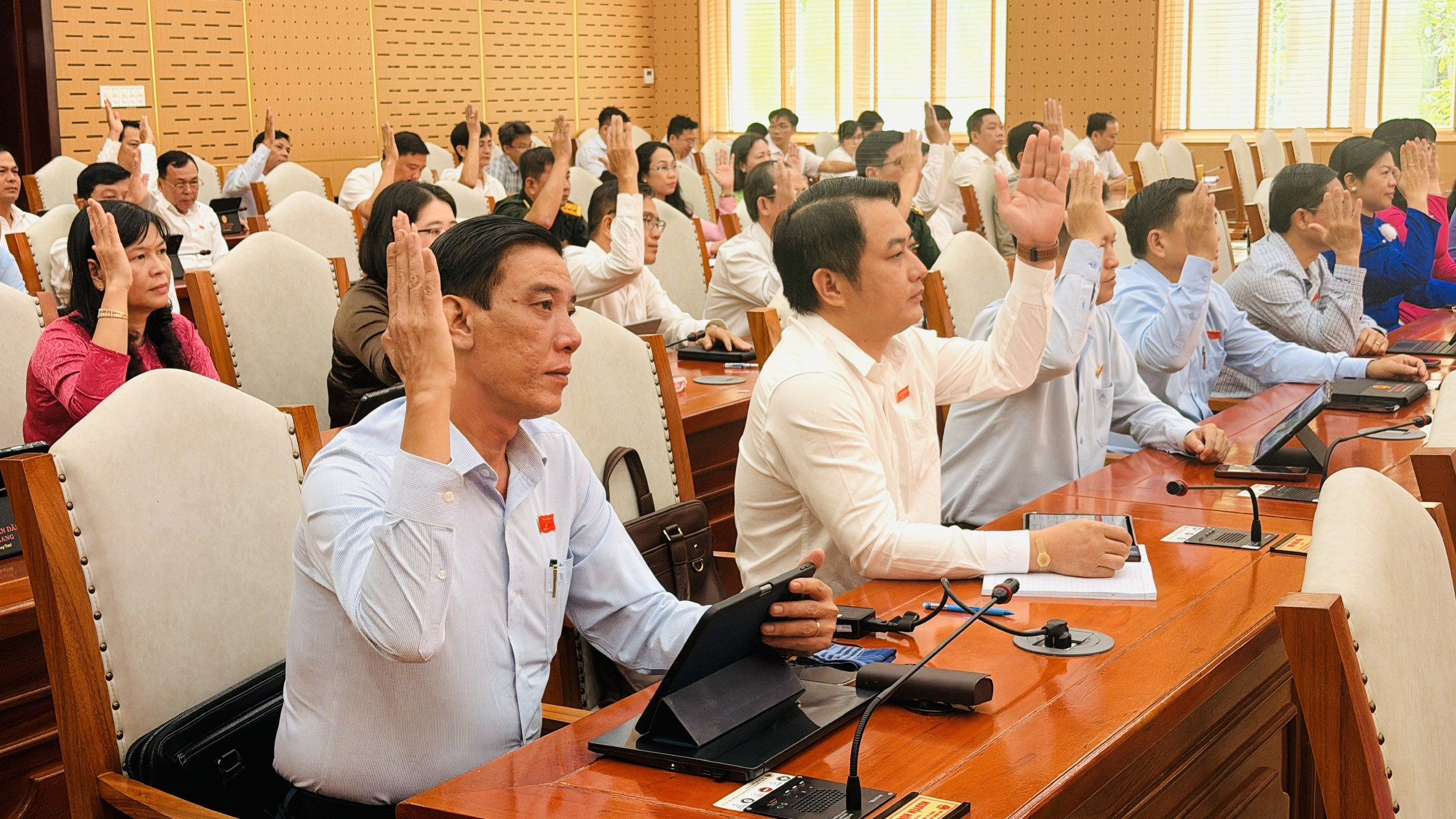 An Giang: Th&ocirc;ng qua đề &aacute;n c&ocirc;ng nhận Khu kinh tế đặc biệt Ph&uacute; Quốc - Ảnh 2.