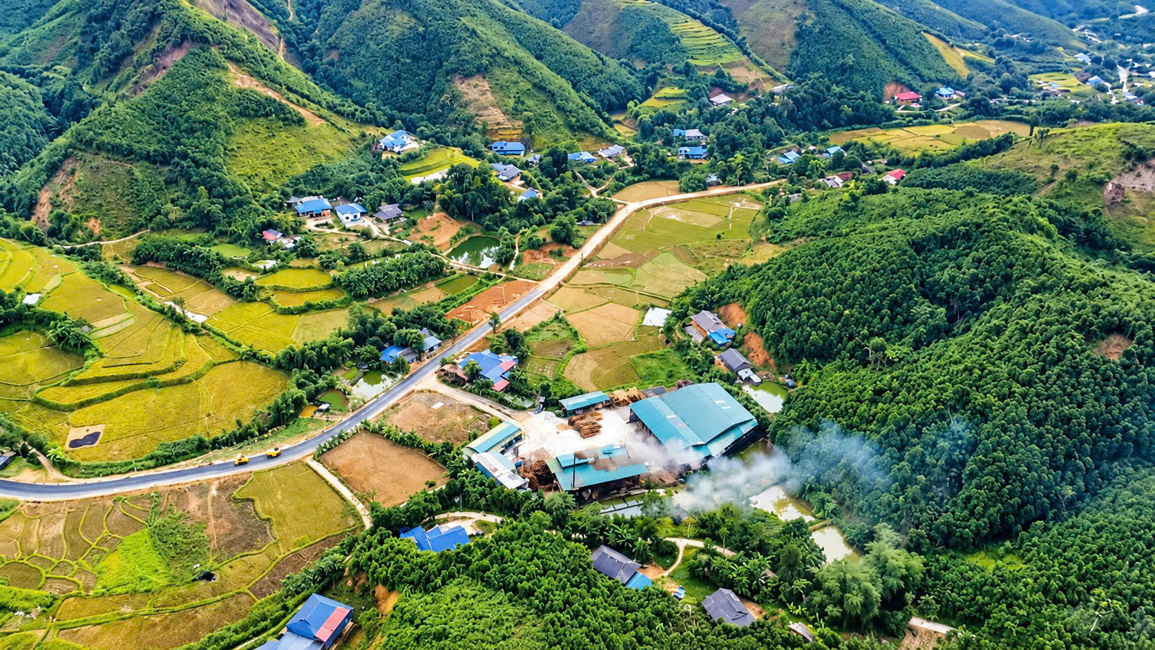Bổ sung nh&agrave; thầu, tăng tốc thi c&ocirc;ng, tỉnh lộ 160 qua L&agrave;o Cai thảm nhựa mặt đường trước Tết- Ảnh 1.