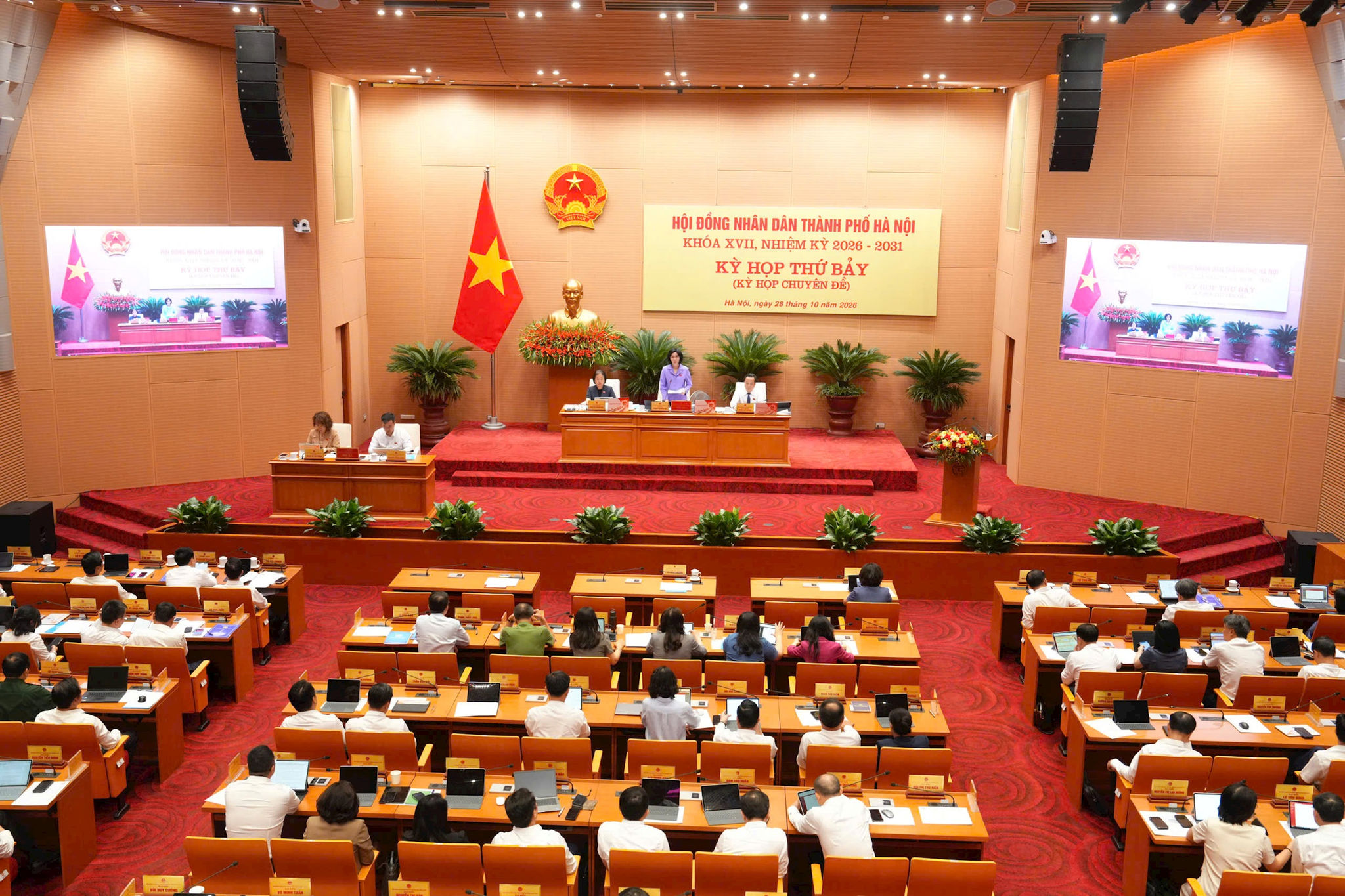 H&agrave; Nội: Quyết liệt trong h&agrave;nh động, chặt chẽ trong từng quyết s&aacute;ch- Ảnh 1.