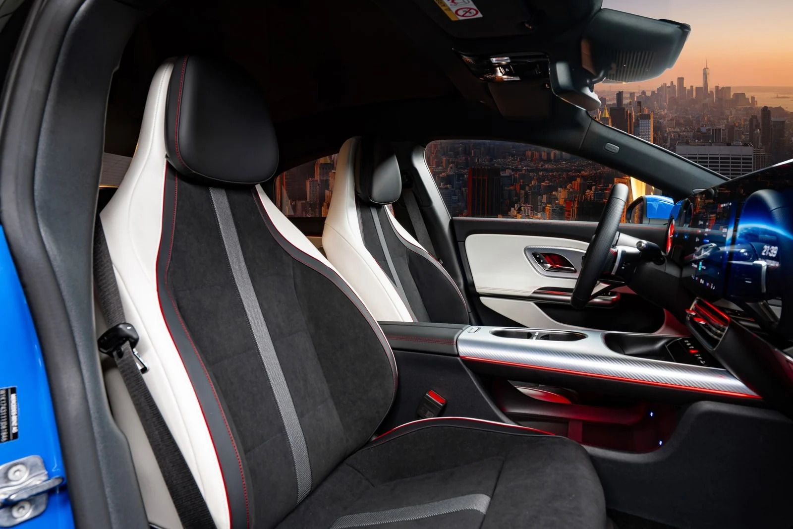 Mercesdes-benz ra mắt loạt sản phẩm điện hóa mới - Ảnh 16.