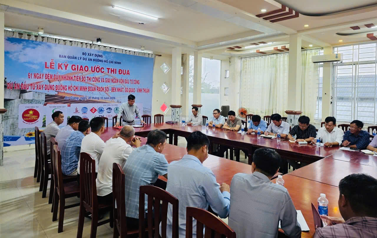 61 ngày đêm đẩy nhanh tiến độ thi công đường Hồ Chí Minh qua tỉnh An Giang- Ảnh 1.