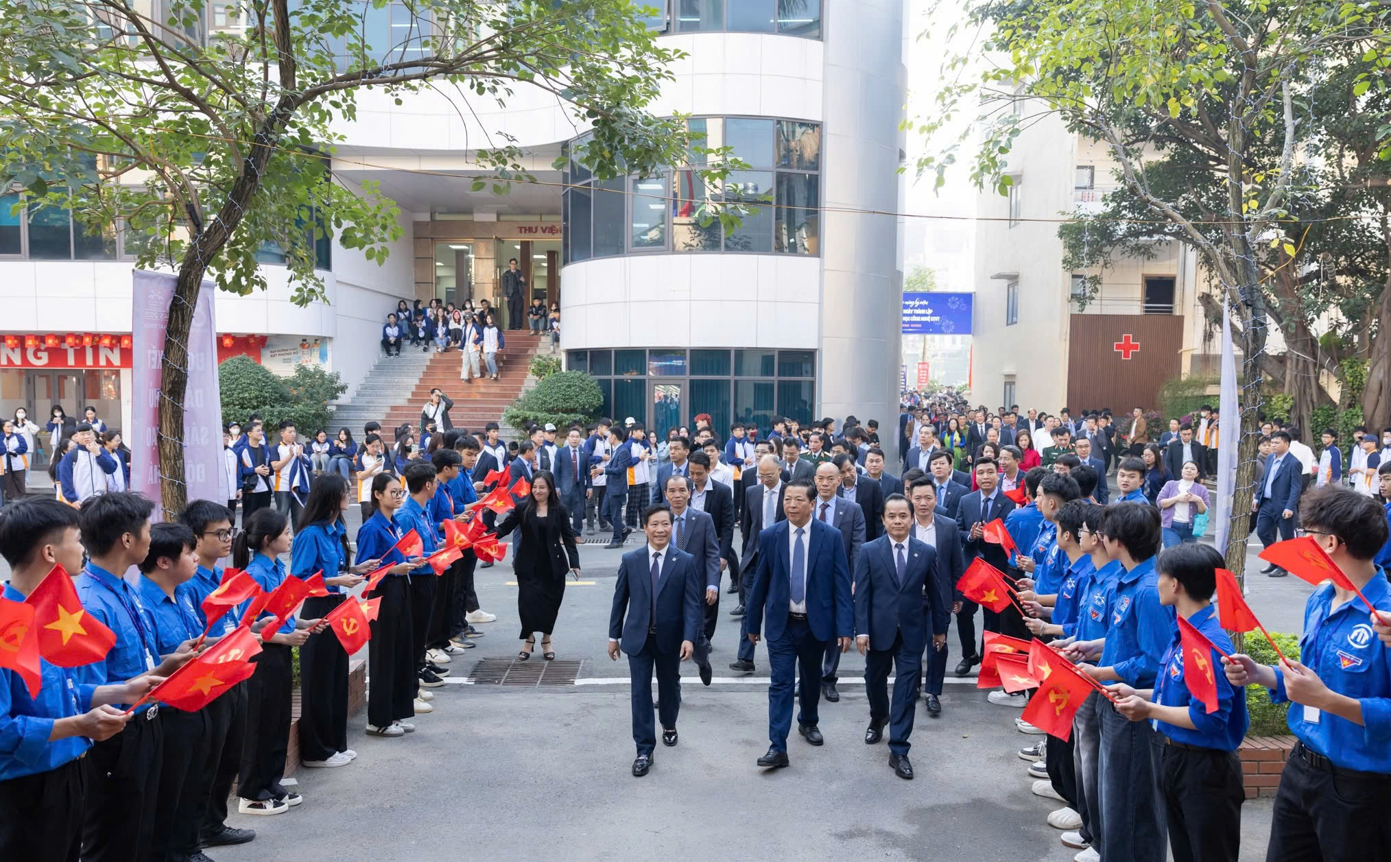 Trường Đại học C&ocirc;ng nghệ GTVT ưu ti&ecirc;n ph&aacute;t triển đ&agrave;o tạo đường sắt hiện đại - Ảnh 1.