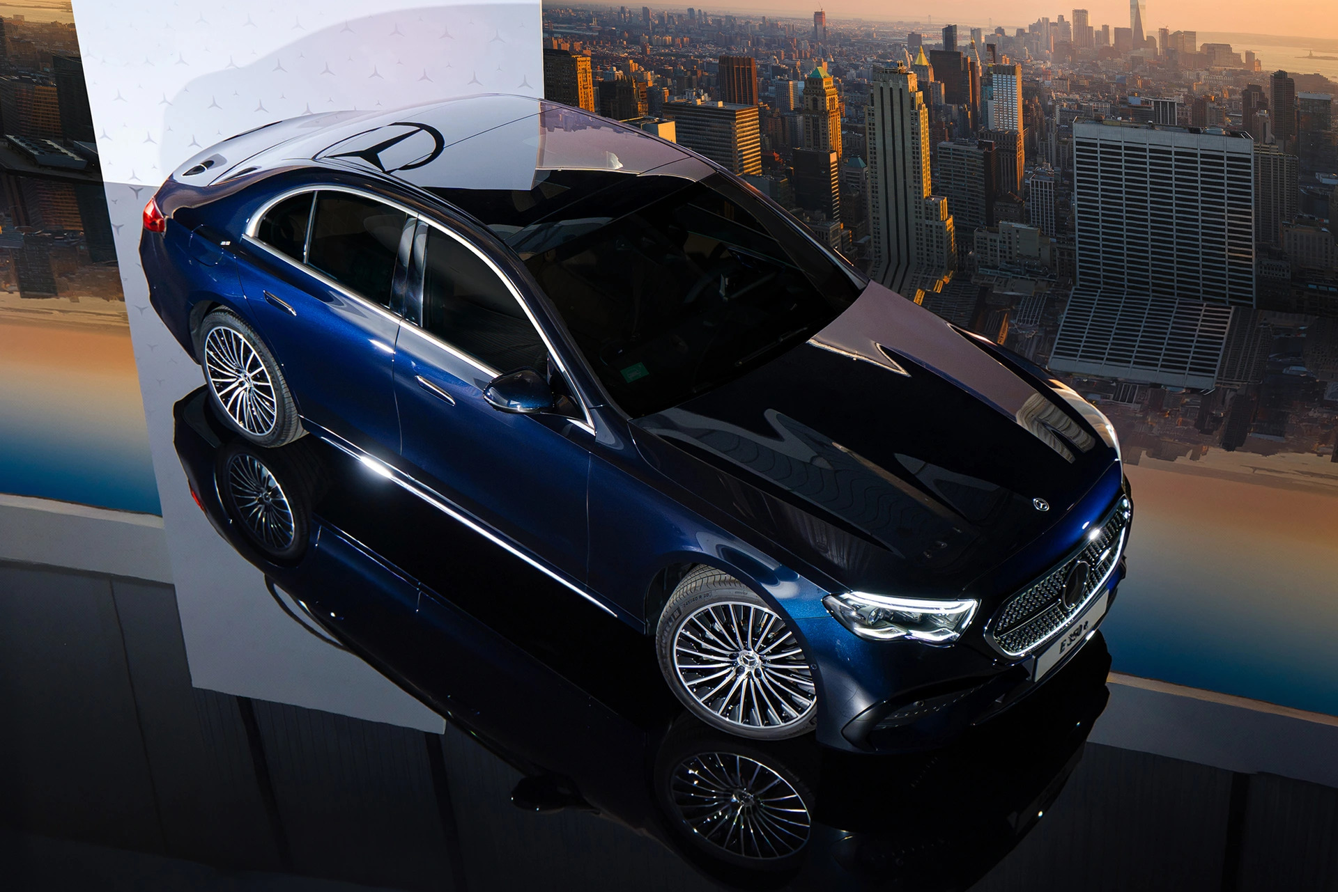 Mercesdes-benz ra mắt loạt sản phẩm điện hóa mới - Ảnh 8.